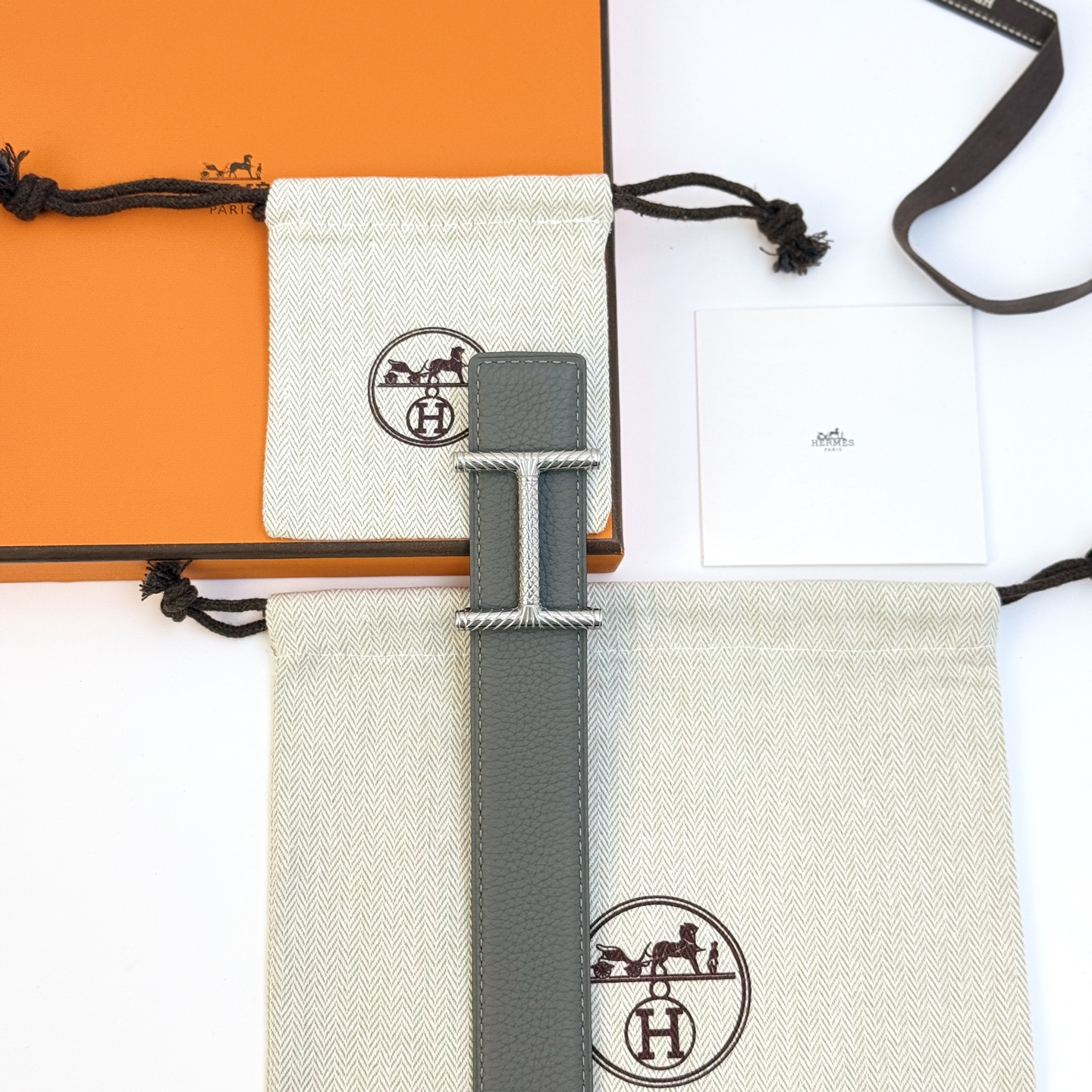 Hermès H Togo Leather Belt, 32mm - Iconic & Reversible 6 i1742705027458 1979 0 3