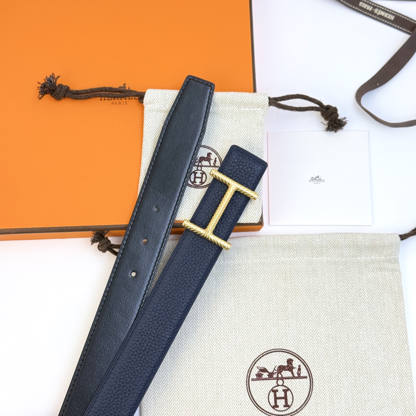 Hermes Men's Belt Togo 32MM - Iconic 'H' Buckle, Premium Leather, Stylish 5 i1742705336954 2981 0 3