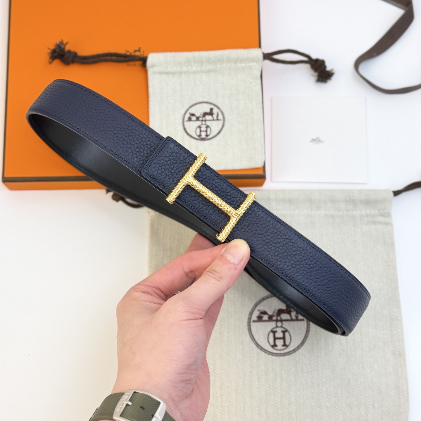 Hermes Men's Belt Togo 32MM - Iconic 'H' Buckle, Premium Leather, Stylish 4 i1742705336973 574 0 2
