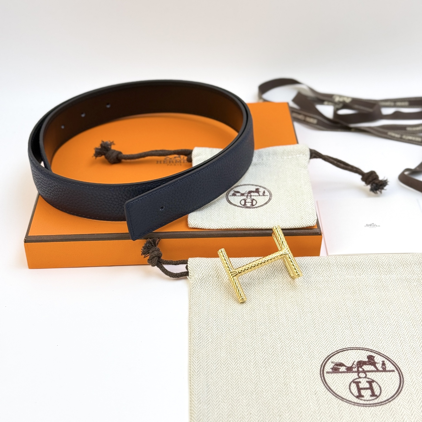 Hermes Men's Belt Togo 32MM - Iconic 'H' Buckle, Premium Leather, Stylish 2 i1742705336981 9422 0 0