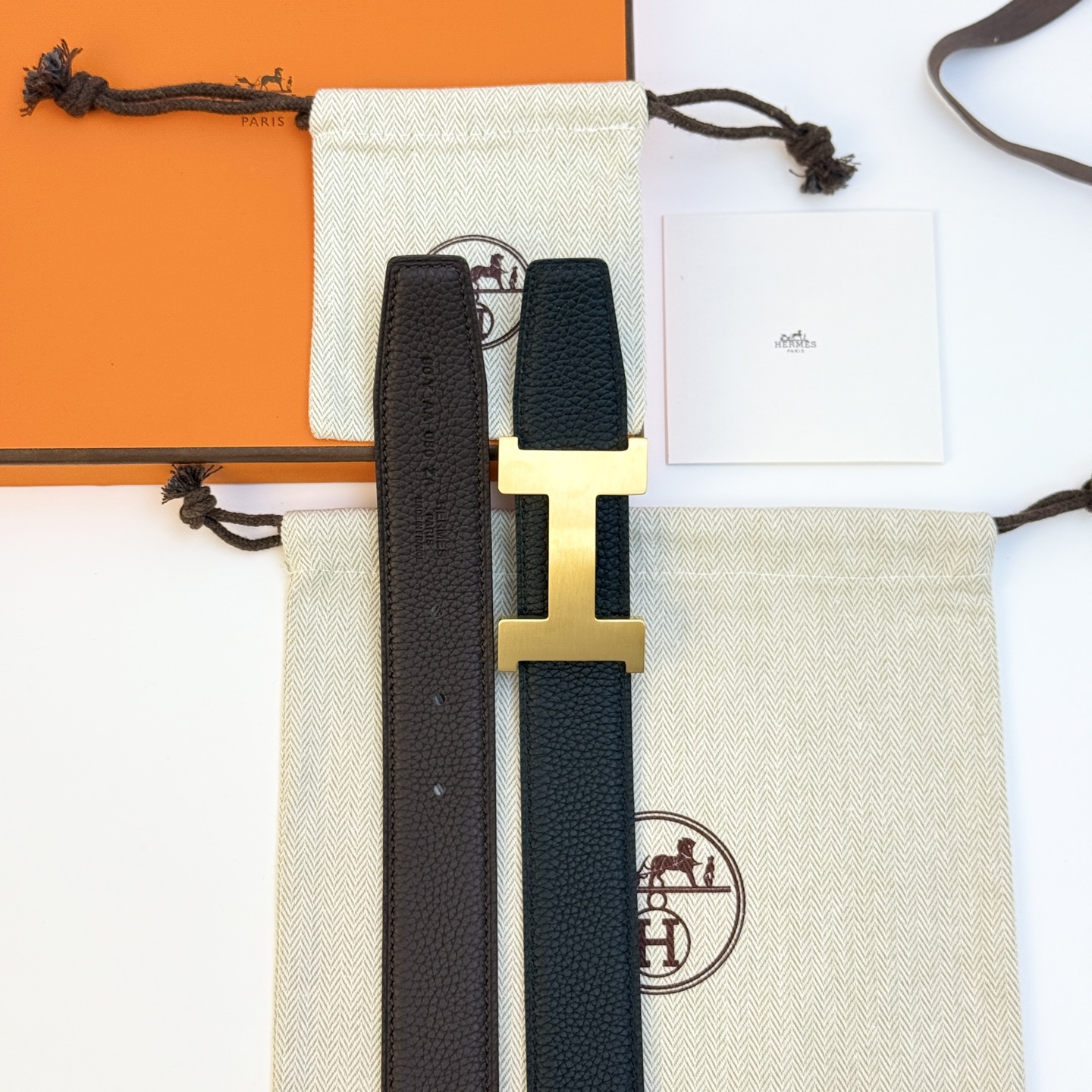 Hermès Constance Belt Togo 32MM with Gold H Buckle, Reversible Leather Strap 5 i1742723052758 7940 0 4