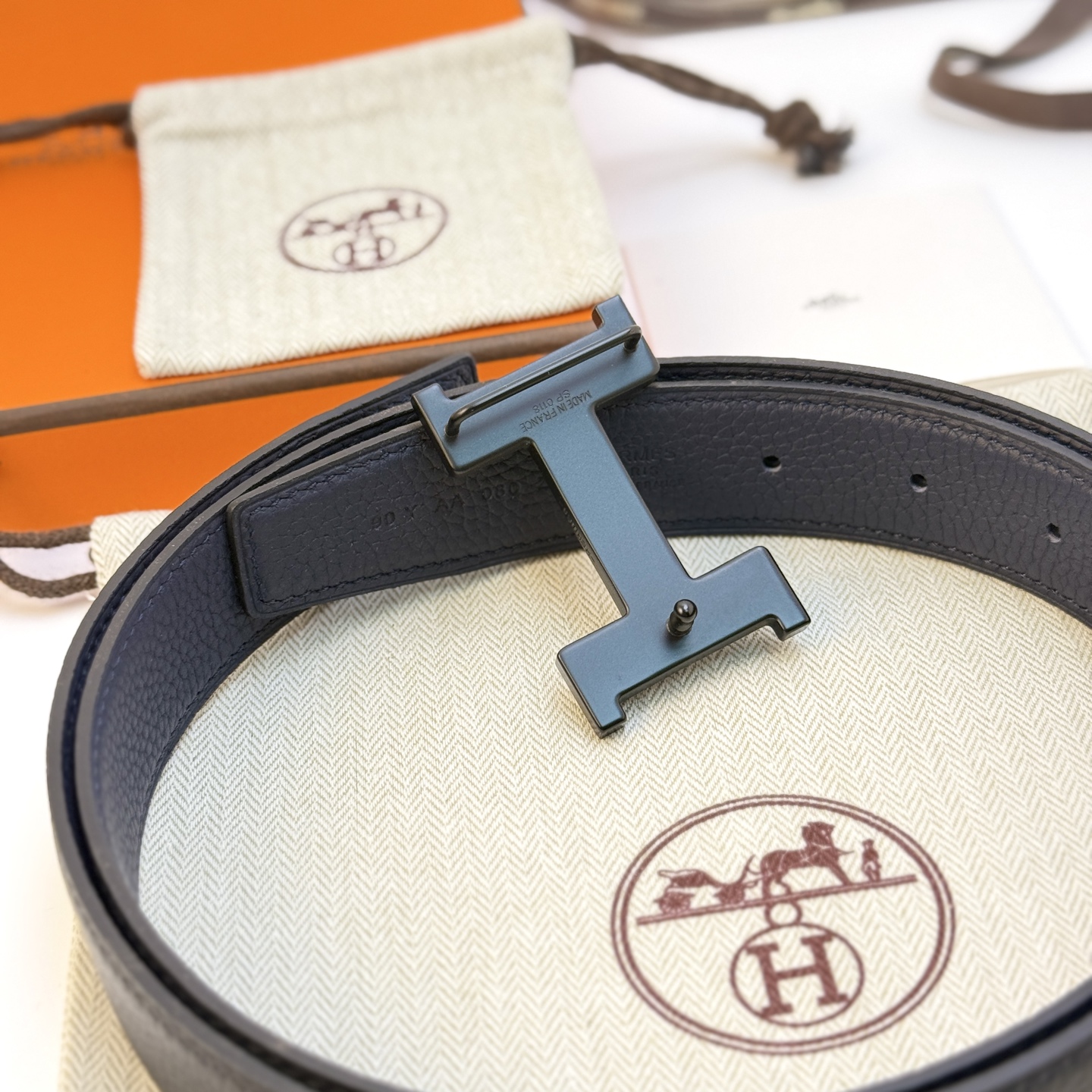 Hermes Constance 32MM Reversible Leather Belt with H Buckle, Black/Navy 8 i1742723074003 3970 0 7