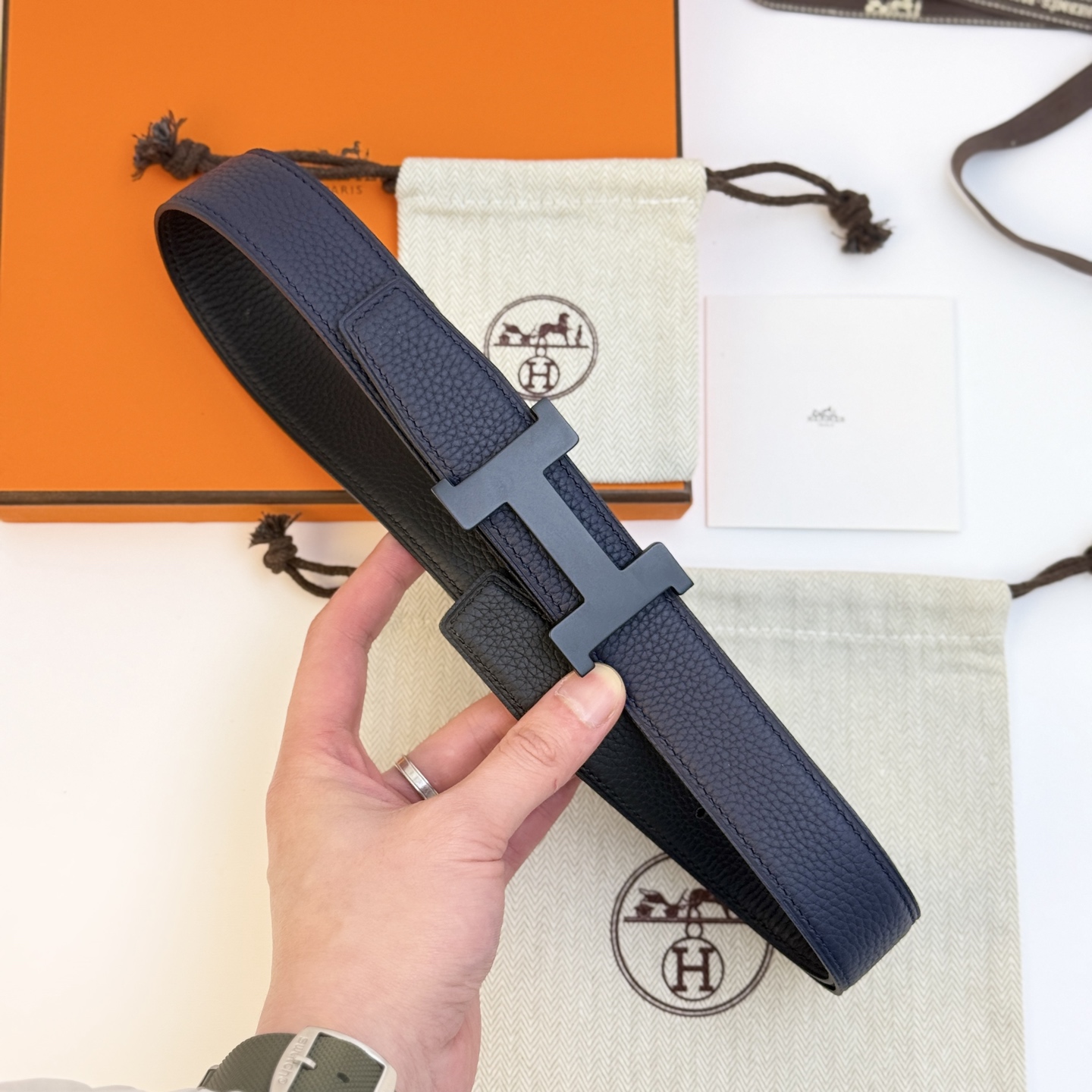 Hermes Constance 32MM Reversible Leather Belt with H Buckle, Black/Navy 7 i1742723074033 1799 0 6