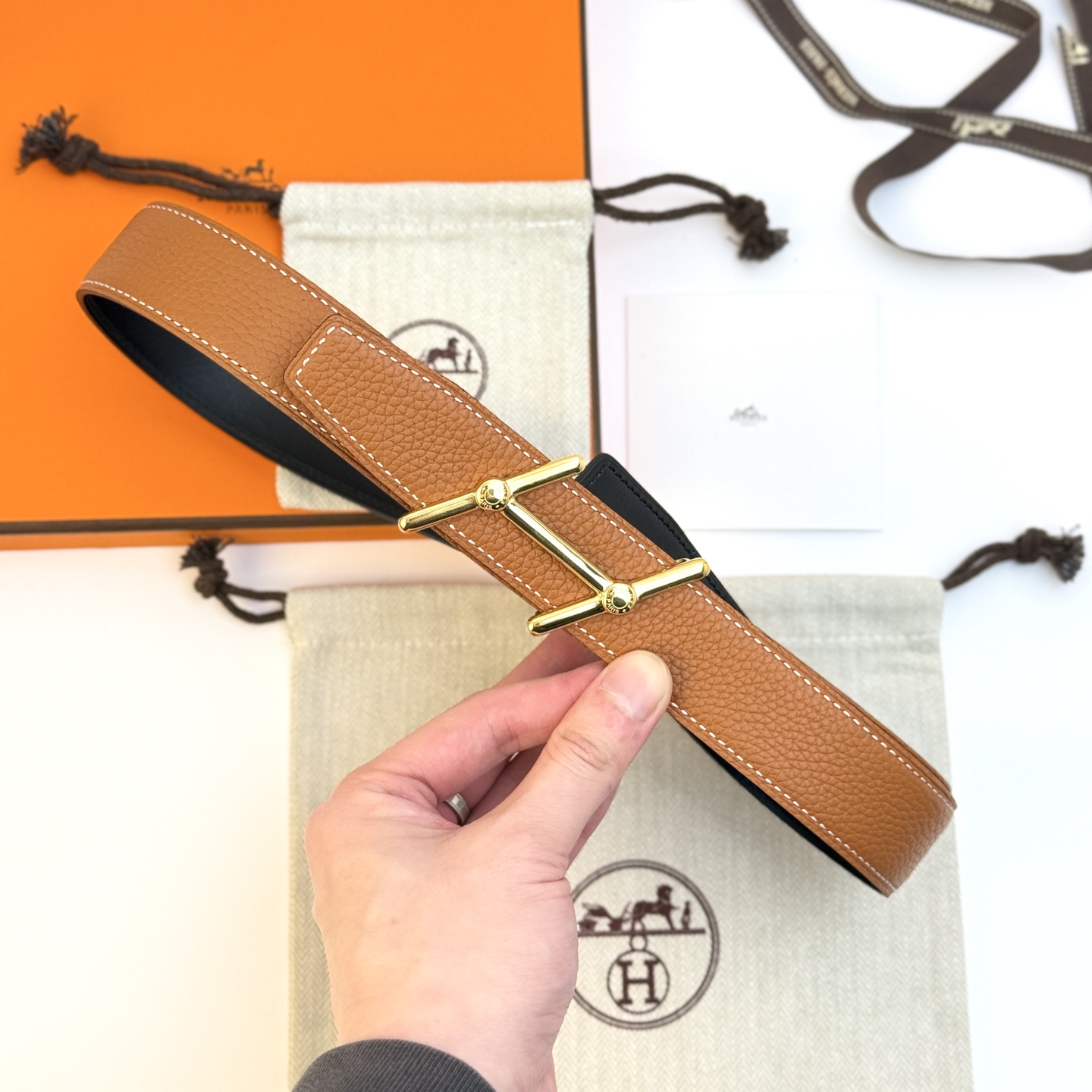 Hermès Swing Belt Togo 32MM - Iconic H Buckle, Luxurious Men's Fashion Belt 2 i1743042581952 8662 0 1