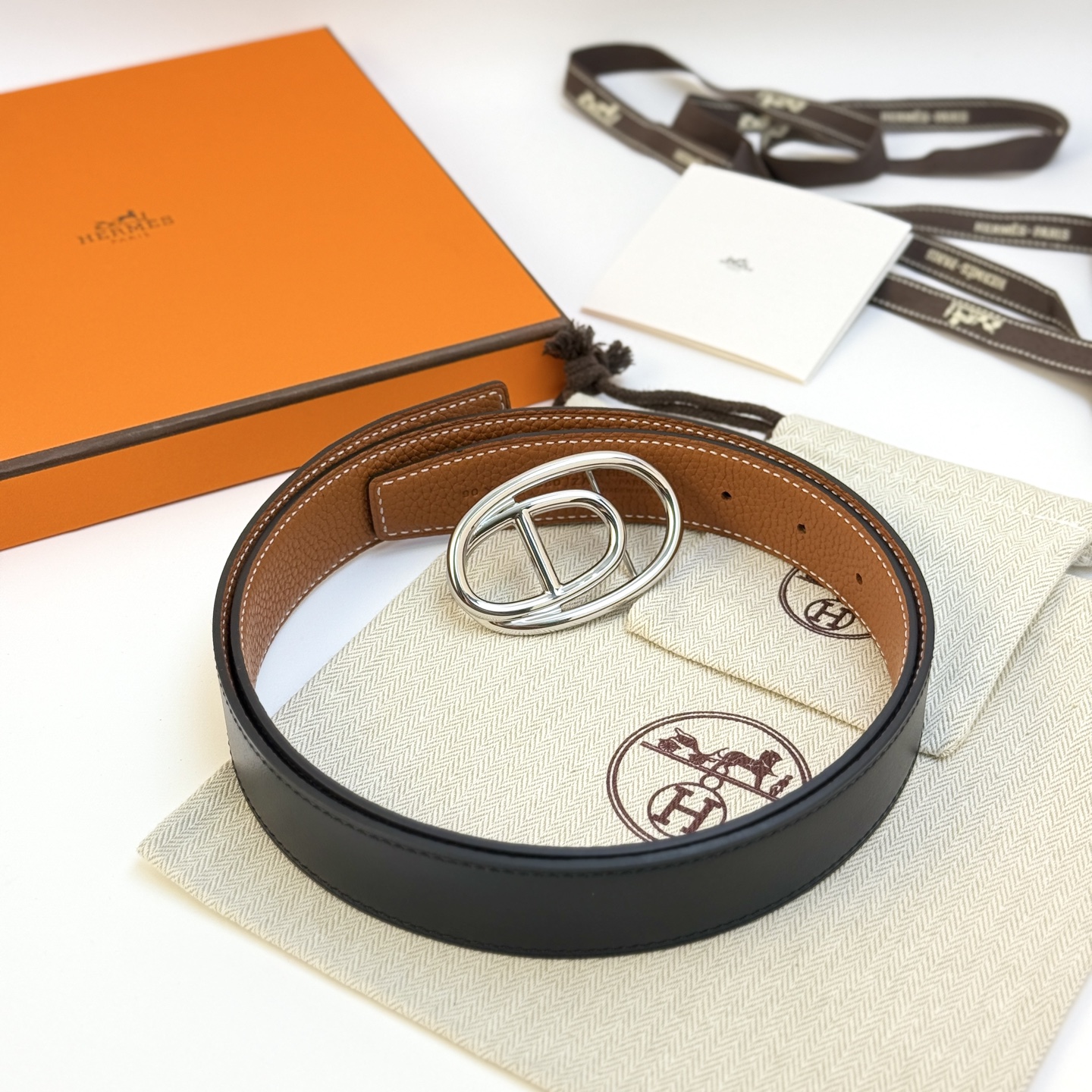 Hermès Odyssée Reversible Leather Belt 32 mm - Stylish and Versatile 3 i1743135294066 7840 0 0