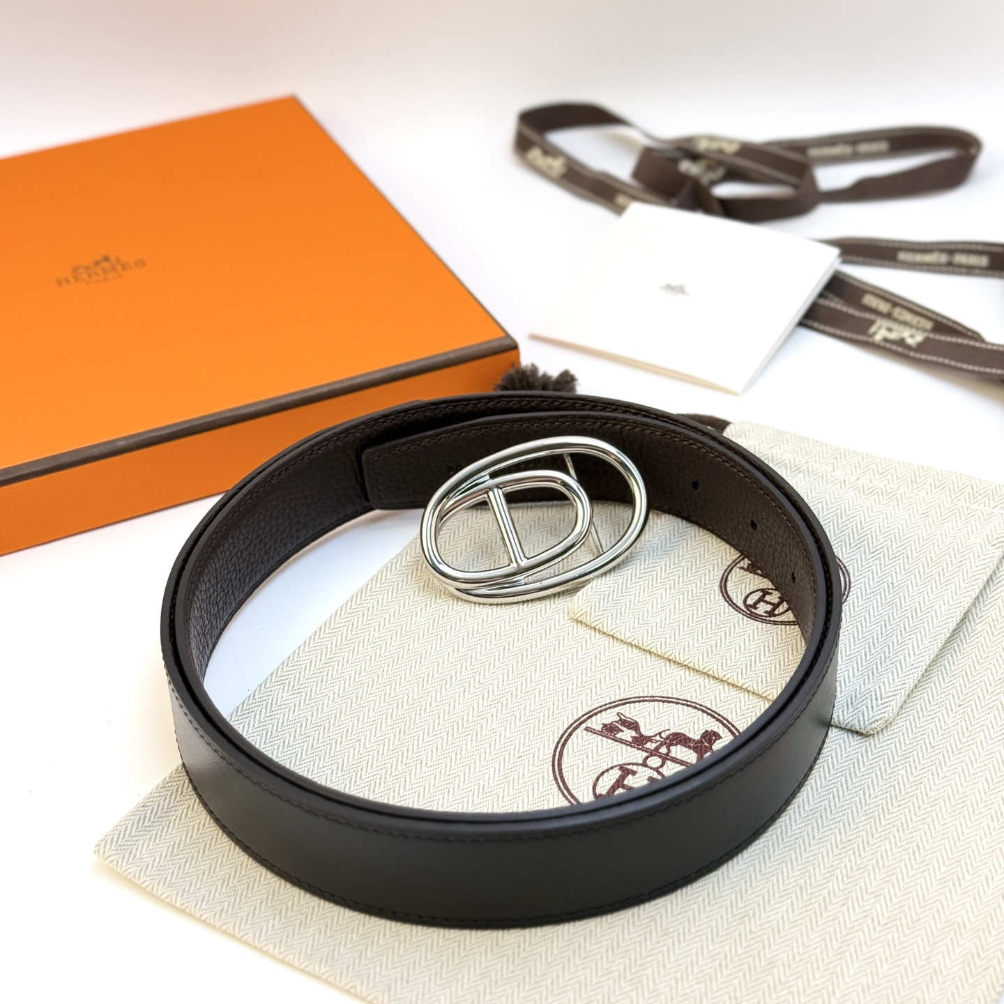 Hermès Odyssee Reversible Leather Belt, 32mm - Togo Leather, Palladium Plated Buckle 4 i1743135432859 5746 0 0
