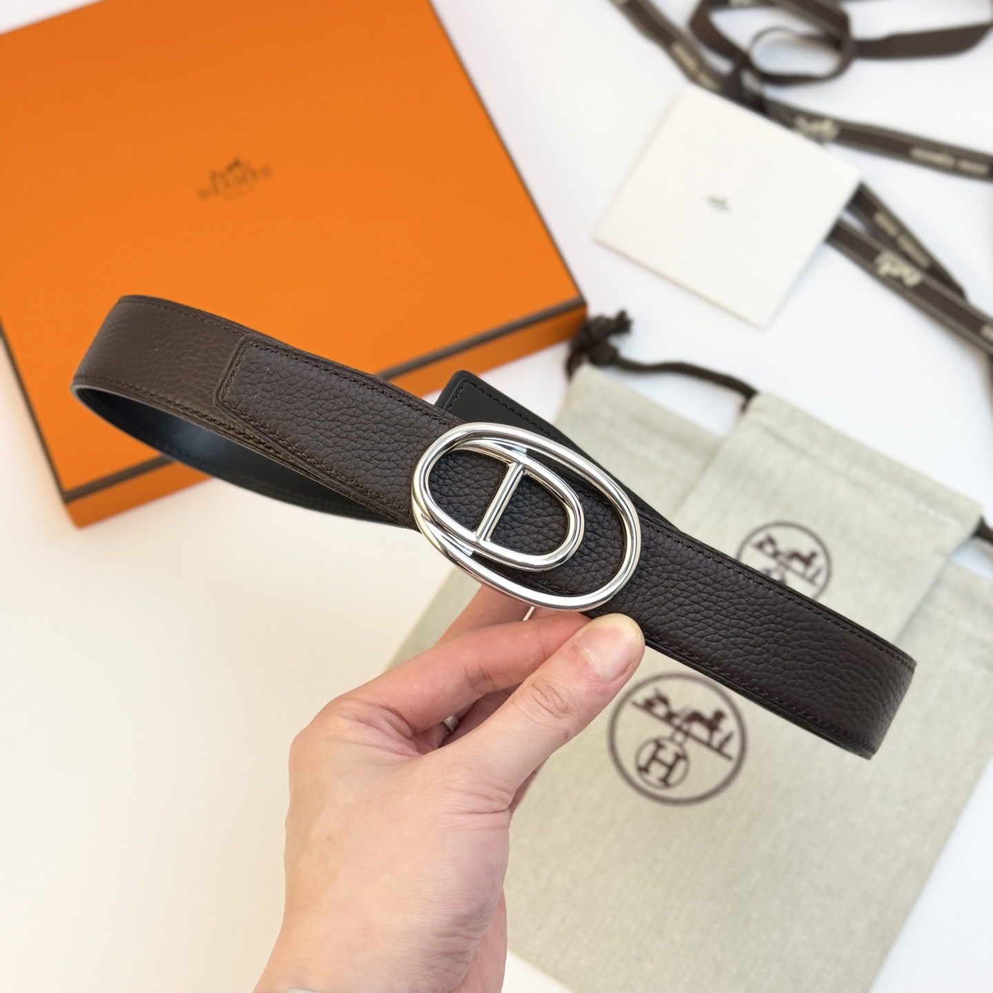 Hermès Odyssee Reversible Leather Belt, 32mm - Togo Leather, Palladium Plated Buckle 7 i1743135432924 8934 0 3
