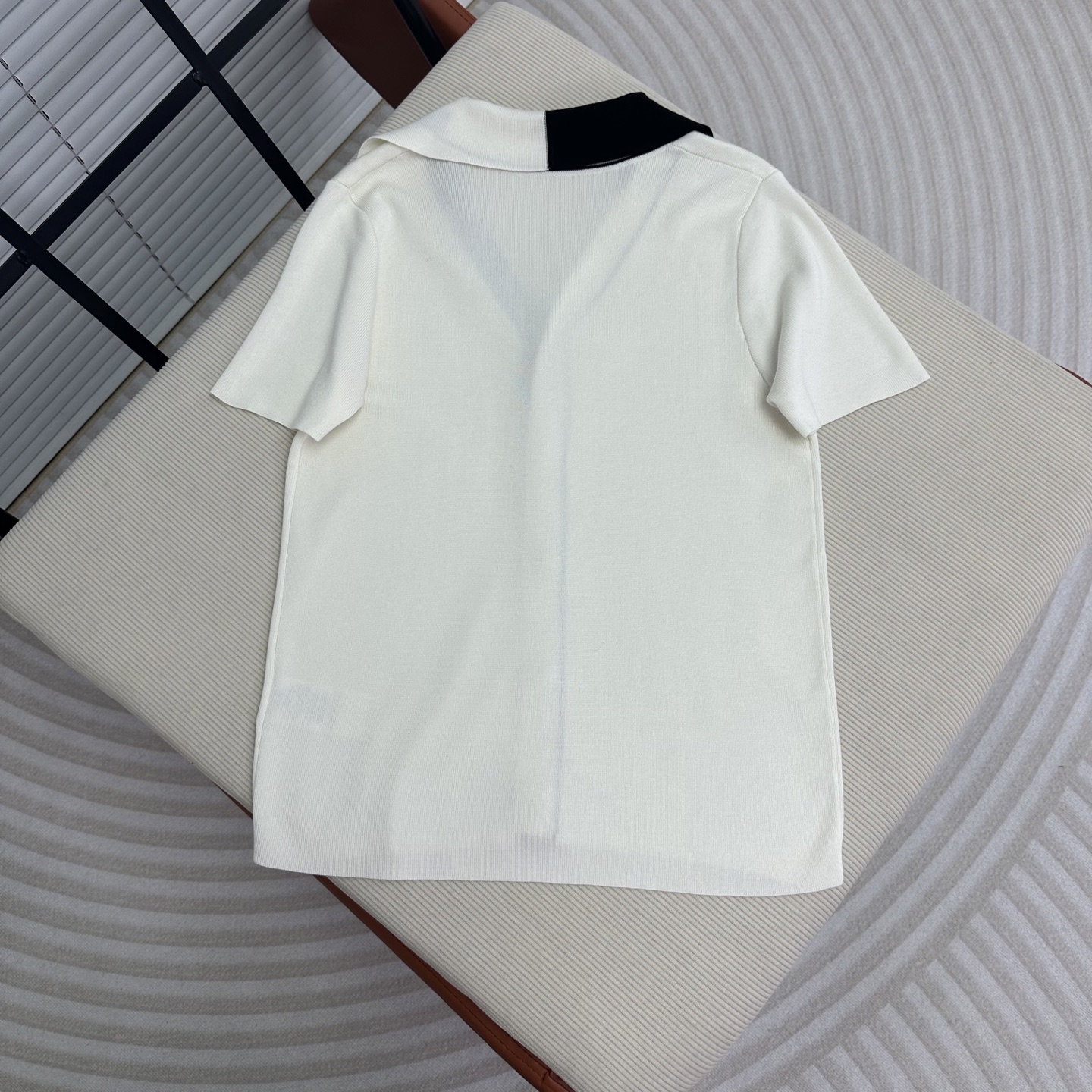 Elegant Women's Summer Knitted Top - Short Sleeve, Pearl Button, Contrast Color 7 i1741176918225 7168 0 5