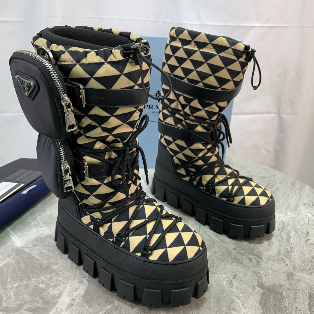 Prada Bottes De Neige Broderie de fleurs Nylon Caoutchouc Laine