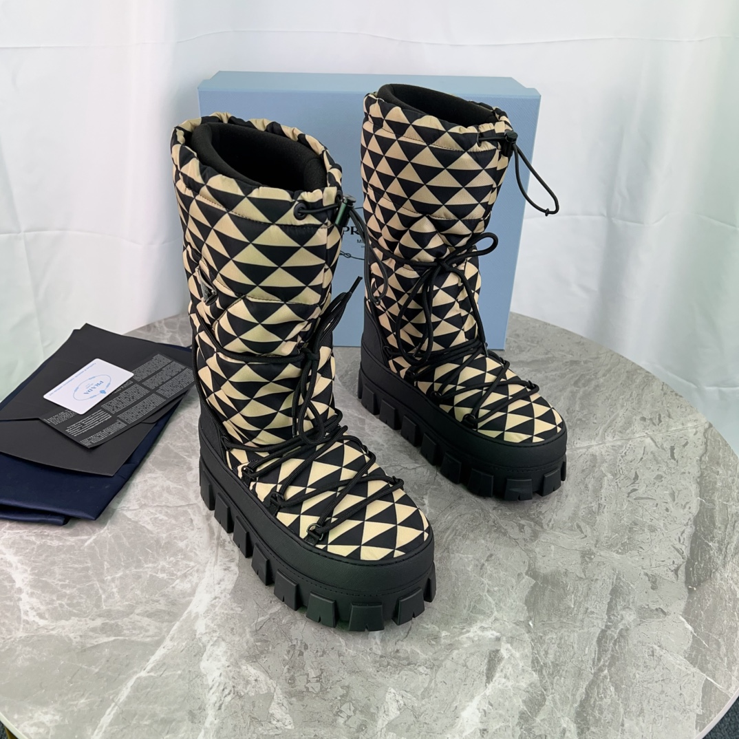 Prada Bottes De Neige Broderie de fleurs Nylon Caoutchouc Laine