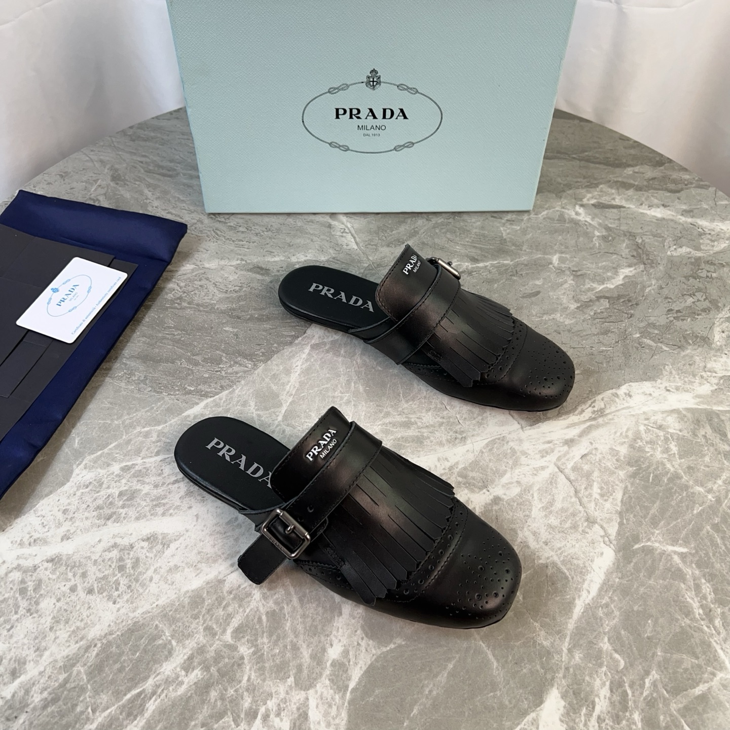 NO:236445,The latest model of P-home imported cowhide, super soft water dyed cowhide, original non-slip rubber bottom, original packaging size: 35-41, semi-torque, cowhide19860909P家最新款 面进口牛皮 里超软水染牛皮 底原版防滑橡胶底 原版包装 size:35-41,半拖,cowhide,Women's Shoes