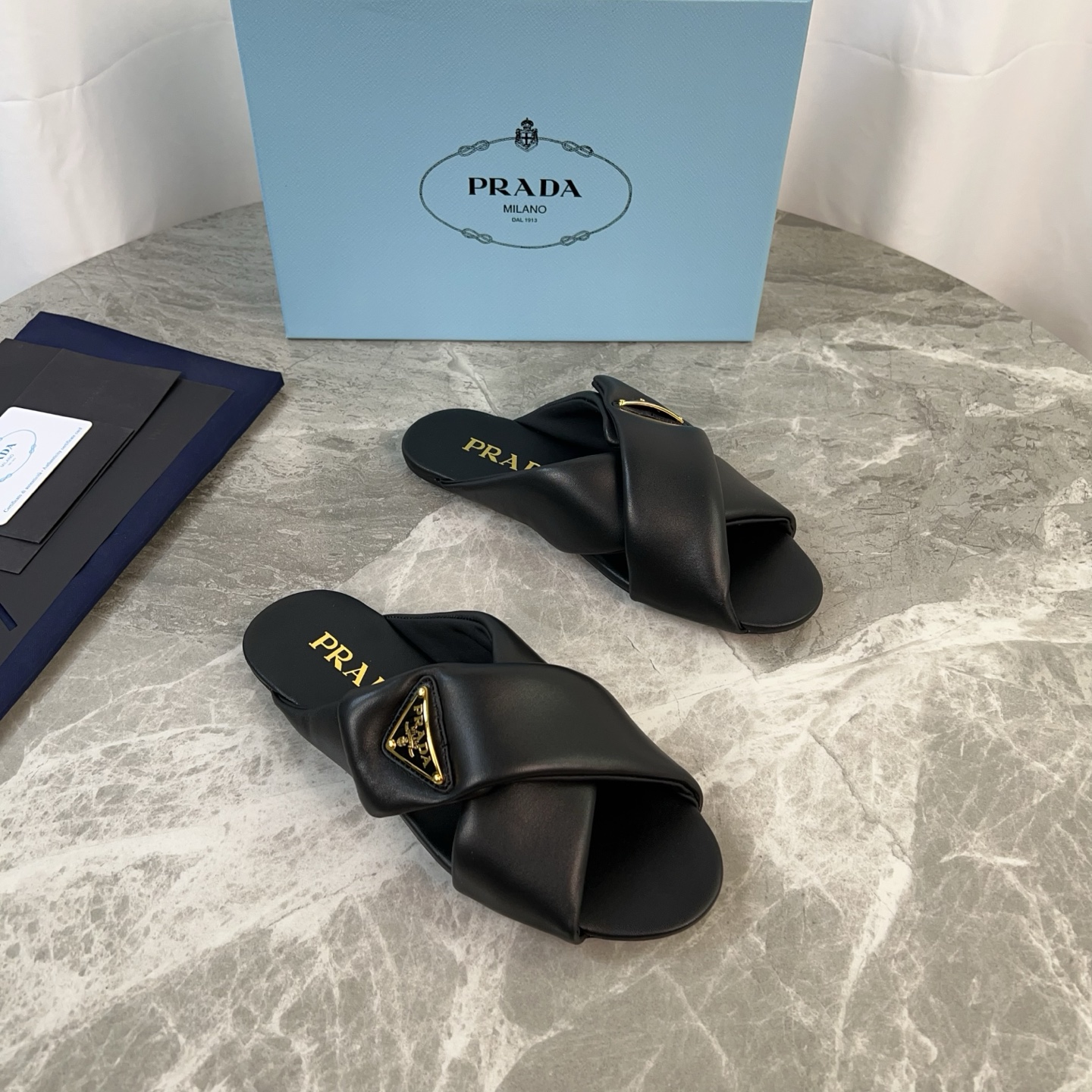 NO:236441,The latest model of P-home imported mixed-bred sheepskin, mixed-bred sheepskin, bottom rubber foam bottom, iconic triangle mark, original packaging size: 35-41, slippers, slippers, sheepskin19860909P家最新款 面进口混种羊皮 里混种羊皮 底橡胶发泡底 标志性三角标 原版包装 size:35-41,拖鞋,slippers,sheepskin,Women's Shoes