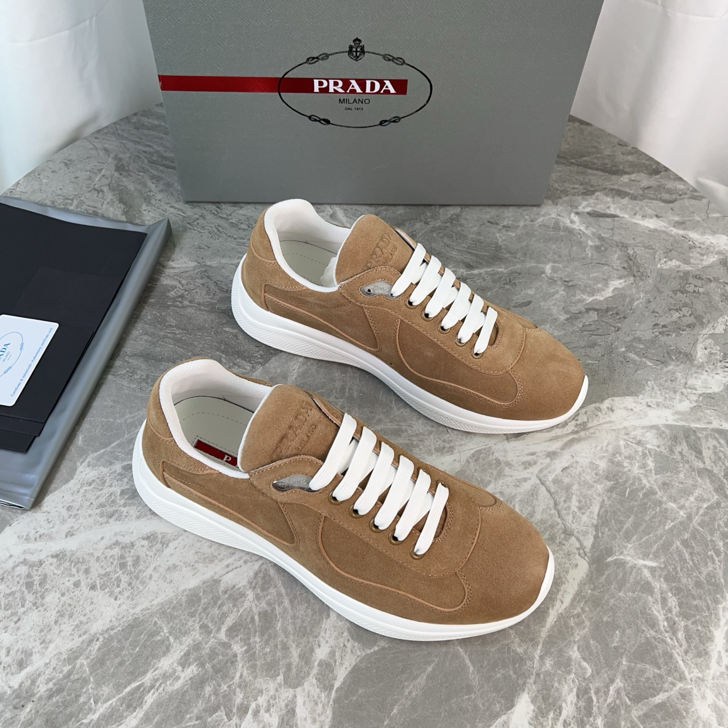 NO:240159,P family classic model, high mercerized beef reverse velvet, imported BK mesh cloth, cowhide, punched and breathable cushion, original mold opening pattern, non-slip rubber sole, original packaging, size: 35-45, casual shoes/sports shoes, sneakers, cowhide19860909P家经典款 面高丝光牛反绒 里进口BK网布 垫牛皮冲孔透气垫脚 底原版开模花纹防滑橡胶底 原版包装 size:35-45,休闲鞋/运动鞋,sneakers,cowhide,Women's Shoes