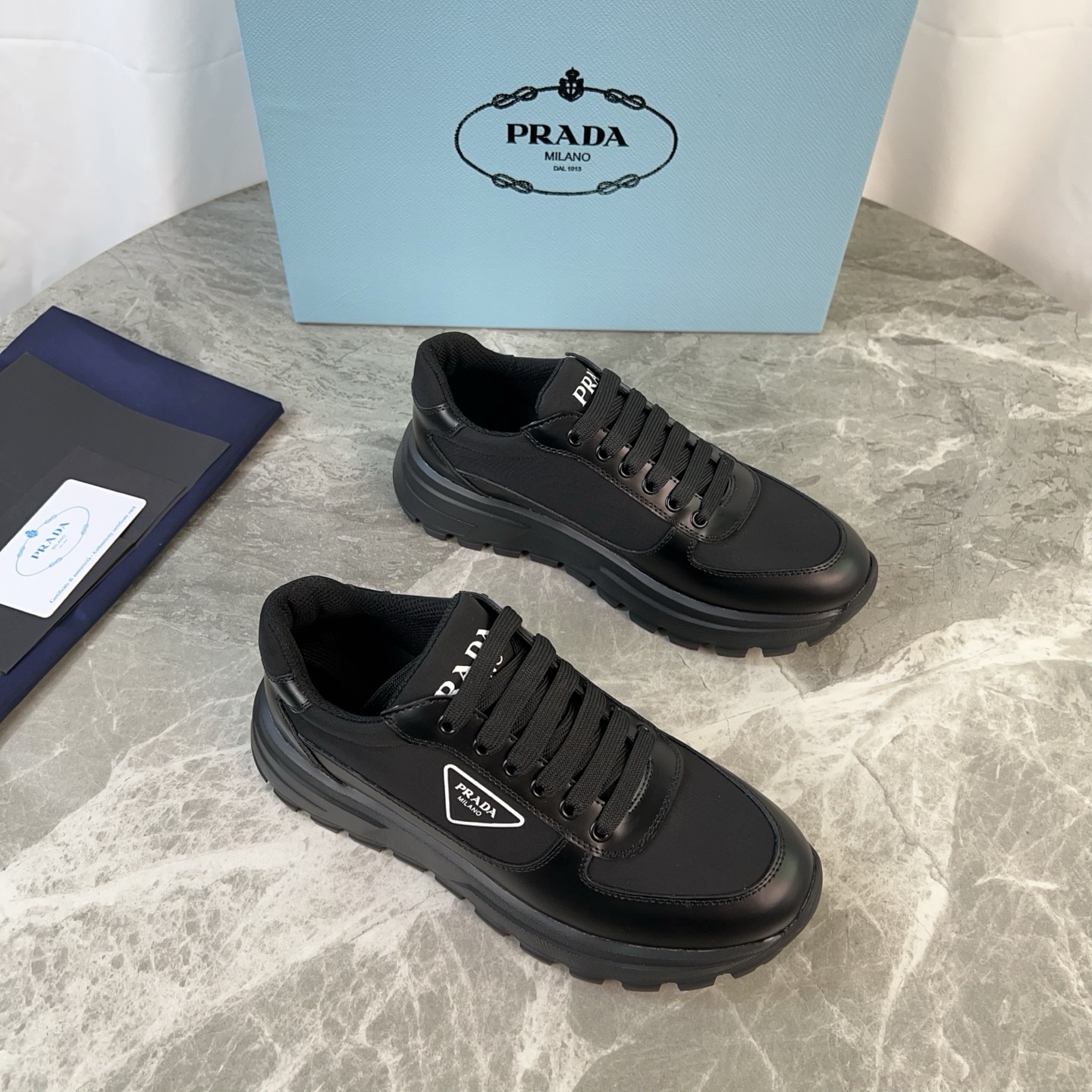 NO:240154,Women, men P family latest styles, face beads, cowhide, cow velvet, super soft sheepskin, imported breathable mesh, super light foaming craft sole original packaging size 35-45, casual shoes/sports shoes, sneakers, cowhide, sheepskin19860909女,男 P家最新款 面开边珠、牛皮、牛反绒 里超软羊皮、进口透气网布 底超轻发泡工艺大底 原版包装 size 35-45,休闲鞋/运动鞋,sneakers,cowhide,sheepskin,Women's Shoes