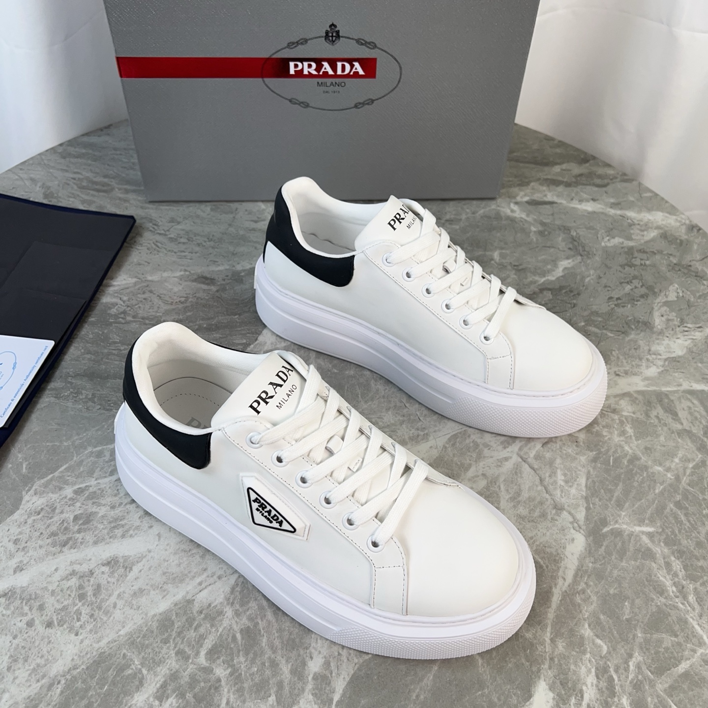 NO:390391,, Men's plus 10 P family-friendly women's white shoes, imported silk cowhide, mixed-bred sheepskin, cowhide, sole original EVA outsole, original packaging size: 35-45, casual shoes/sports shoes, sneakers, cowhide, sheepskin19860909,男加10 P家情女款小白鞋 面进口丝绸牛皮 里混种羊皮里 垫牛皮垫脚 底原版EVA大底 原版包装 size:35-45,休闲鞋/运动鞋,sneakers,cowhide,sheepskin,Women's Shoes