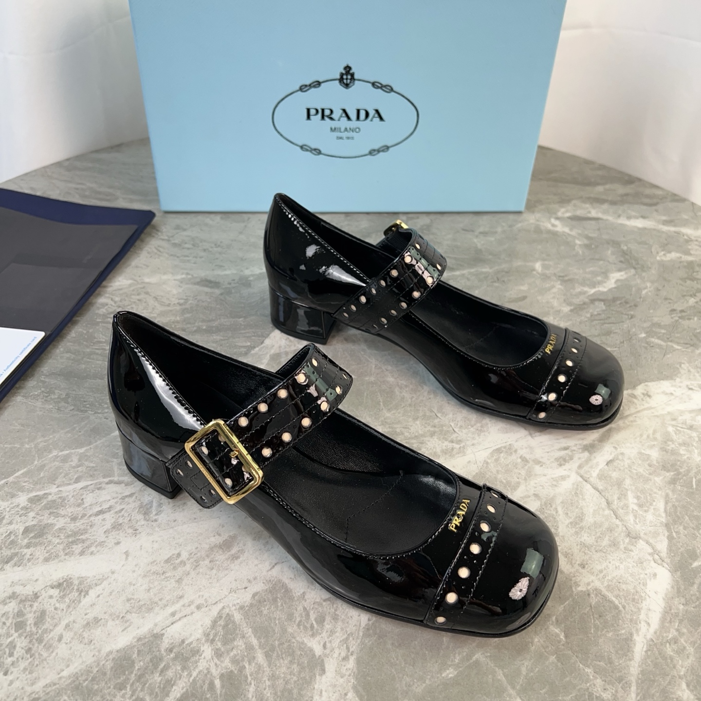 NO:390299,The latest model of P-home imported calf patent leather, super soft mixed-bred sheepskin, original open molded injection molded leather outsole, original packaging size: 35-41, high heels, sheepskin, Leather soles19860909P家最新款 面进口小牛漆皮 里超软混种羊皮 底原版开模注塑真皮大底 原版包装 size:35-41,高跟鞋单鞋,high heels,sheepskin,Leather soles,Women's Shoes