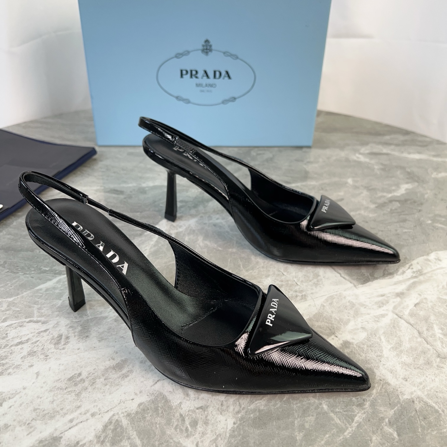 NO:416636,The latest model of P family, imported cross-patterned beads, super soft cowhide and footbed, original leather outsole, iconic triangle logo, original packaging size: 34-41 (customized by 34, 40, 41), high heels, sandals, high heels, cowhide, Leather soles19860909P家最新款 面进口十字纹开边珠 里超软牛皮里+垫脚 底原版真皮大底 标志性三角标,原版包装 size:34-41(34、40、41定制）,高跟鞋凉鞋,sandals,high heels,cowhide,Leather soles,Women's Shoes