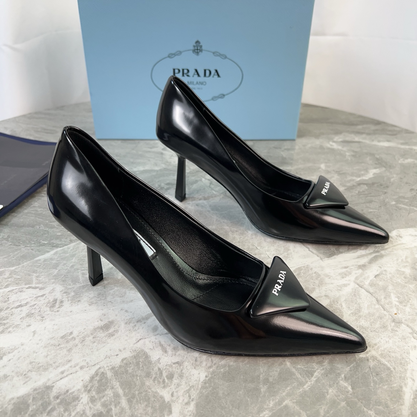 NO:416629,The latest model of P family, imported face beads, cow patent leather, fine lines cow leather, fine lines cow leather, original leather outsole, 7.5cm painted heel, original packaging size: 34-41 (34.40.41 customized), high heels, cowhide, Leather soles19860909P家最新款 面进口开边珠、牛漆皮 里细纹牛皮 垫细纹牛皮 底原版真皮大底 7.5cm涂漆鞋跟 原版包装 size:34-41(34.40.41定制）,高跟鞋单鞋,high heels,cowhide,Leather soles,Women's Shoes