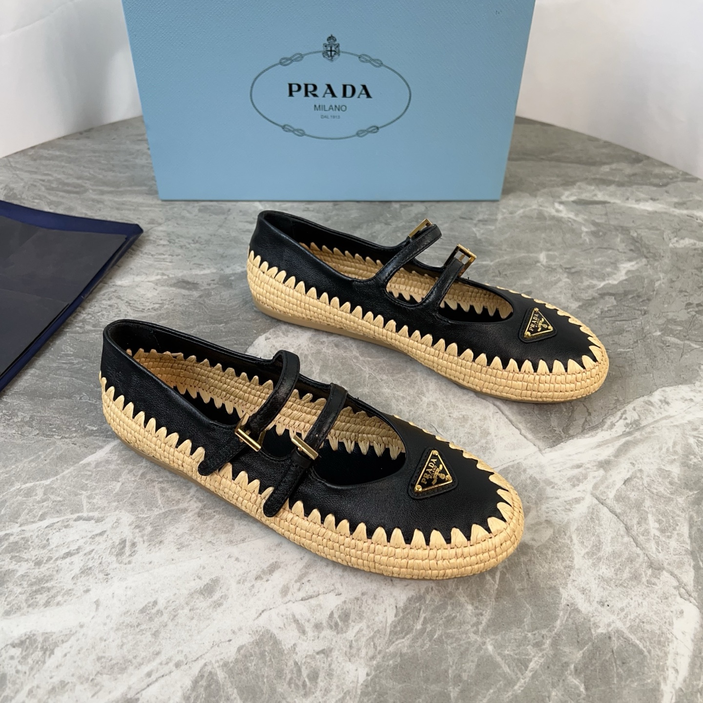 NO:613123,The latest hand-woven model of P family, imported raffia + sheepskin, sheepskin, imported mixed sheepskin, mixed sheepskin pad, original craft rubber sole, iconic triangle logo, original packaging size: 35-41, single shoes, sheepskin, sheepskin19860909P家最新手工编织款 面进口拉菲草+羊皮、羊京 里进口混种羊皮 垫混种羊皮 底原版工艺橡胶底 标志性三角标,原版包装 size:35-41,单鞋,sheepskin,sheep,Women's Shoes