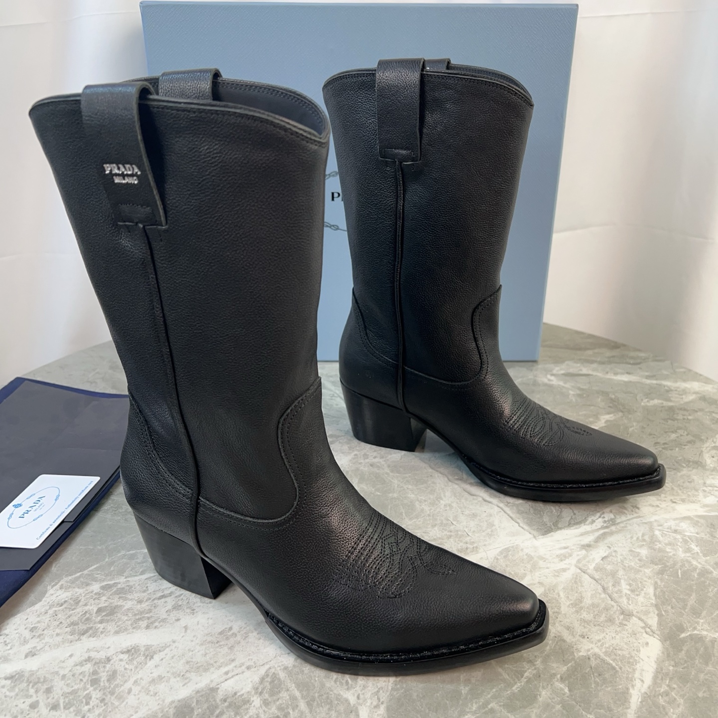 NO:480022,(Rubber sole 360) P family's latest style imported lychee pattern cowhide, horse hair, calf leather inner lining, footbed Sole Italian original leather outsole (can be made of rubber sole) Heel-layer craft heel Original packaging size 35-42 (customized by 41.42), boots, boots, cowhide, Leather soles19860909（橡胶底360） P家最新款 面进口荔枝纹牛皮、马毛 里小牛皮内里、垫脚 底意大利原版真皮大底（可做橡胶底） 跟层皮工艺鞋跟 原版包装 size 35-42(41.42定制）,靴子,boots,cowhide,Leather soles,Women's Shoes