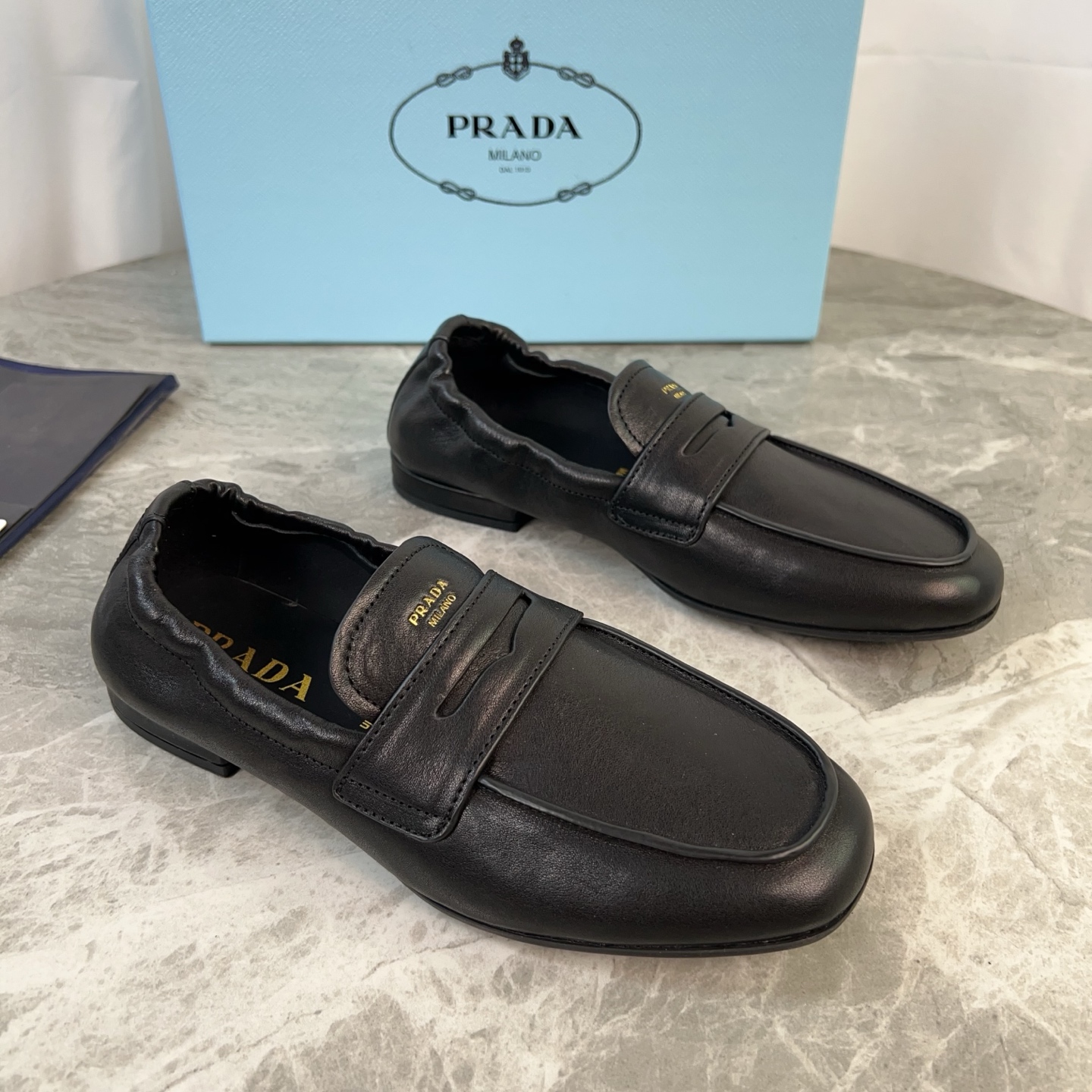 NO:498288,, Men's plus 10 P latest love women's casual shoes, imported grained cowhide, high mercerized cow leather, mixed silk sheepskin, matted silk sheepskin, original craft rubber sole, original packaging size 35-45, loafers, loafers, cowhide, sheepskin19860909,男加10 P家最新情女款休闲鞋 面进口粒面牛皮、高丝光牛反绒 里混种丝绸羊皮 垫丝绸羊皮 底原版工艺橡胶大底 原版包装 size 35-45,乐福鞋,loafers,cowhide,sheepskin,Women's Shoes