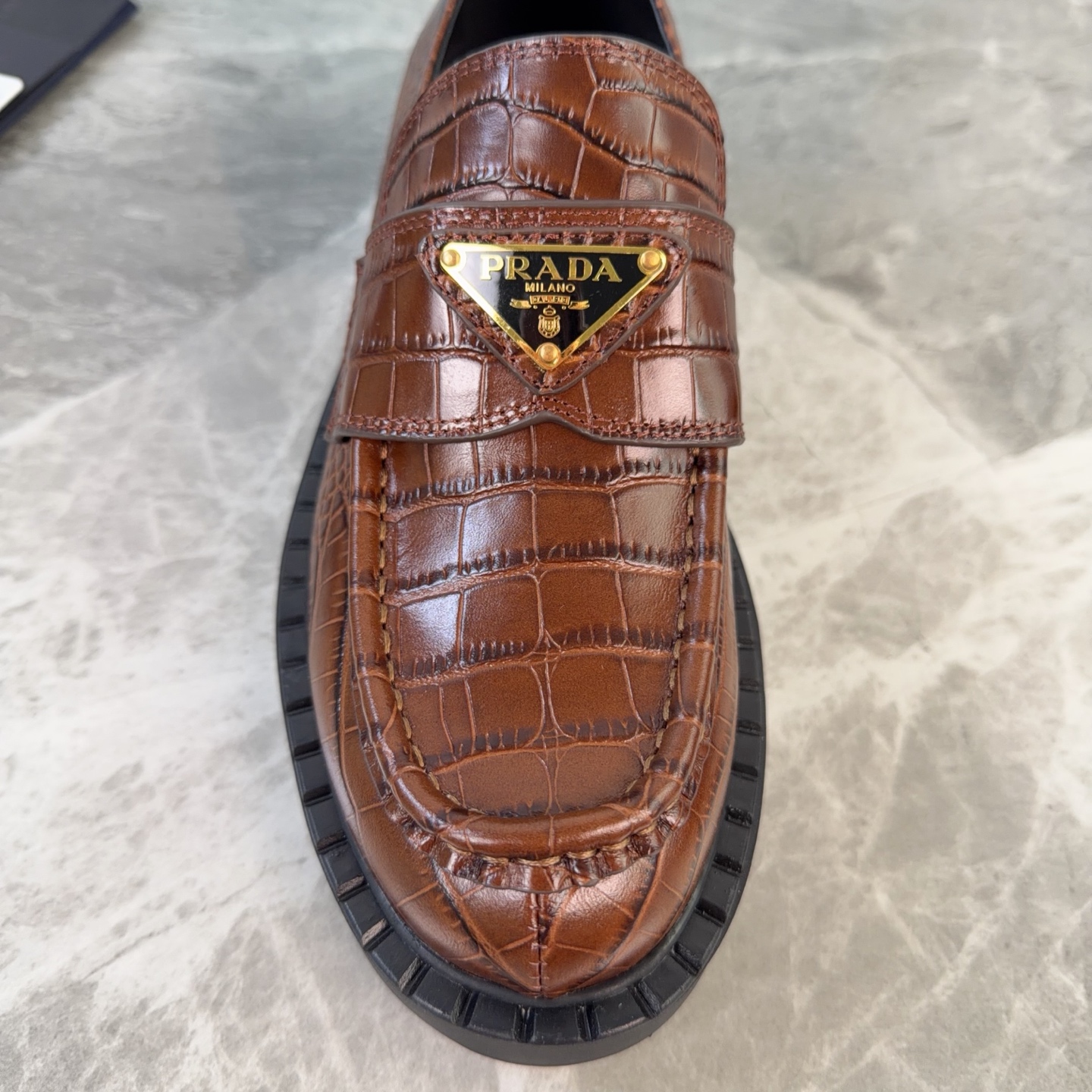 Prada Classic Luxury Leather Shoe Loafer Ref 7