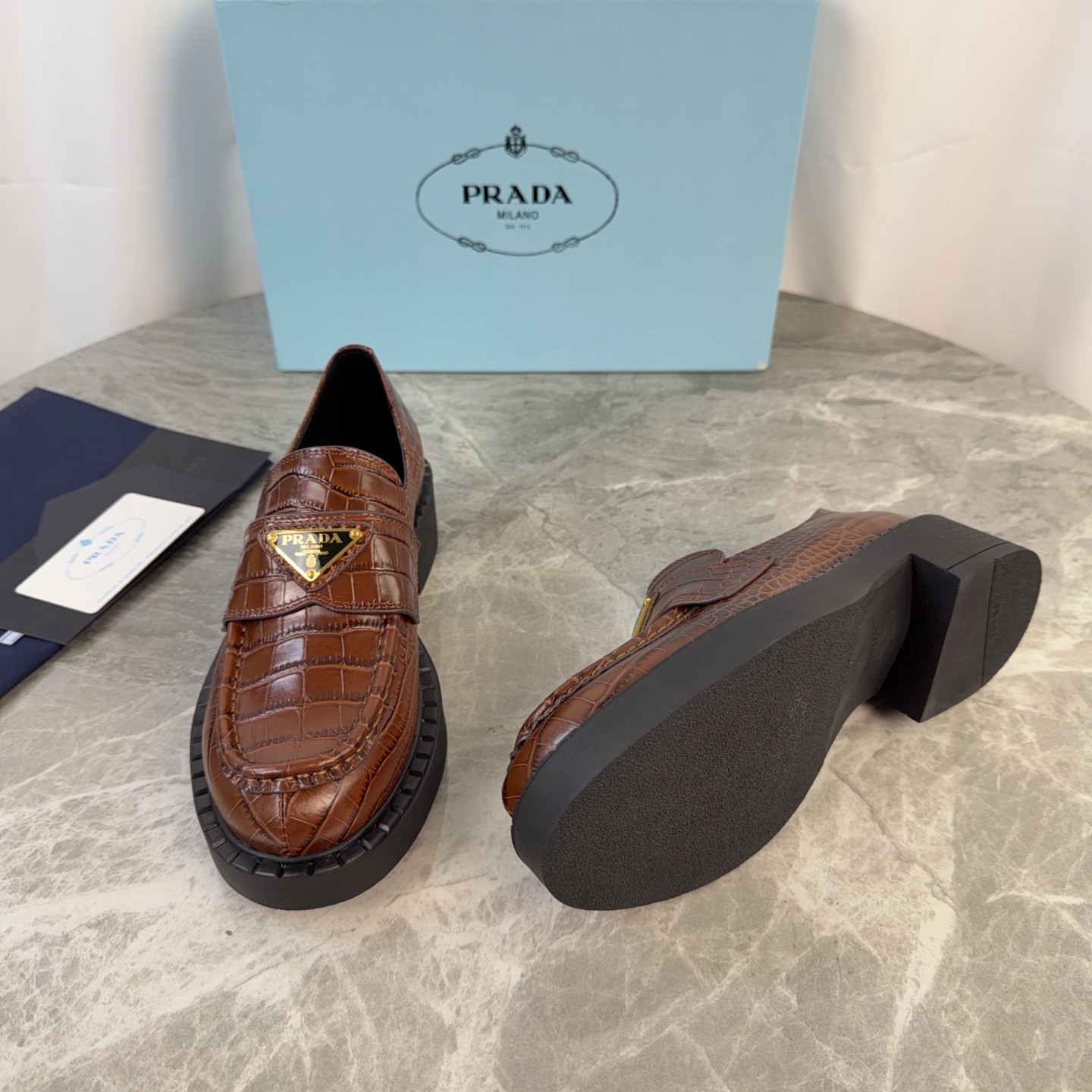 Prada Classic Luxury Leather Shoe Loafer Ref 6