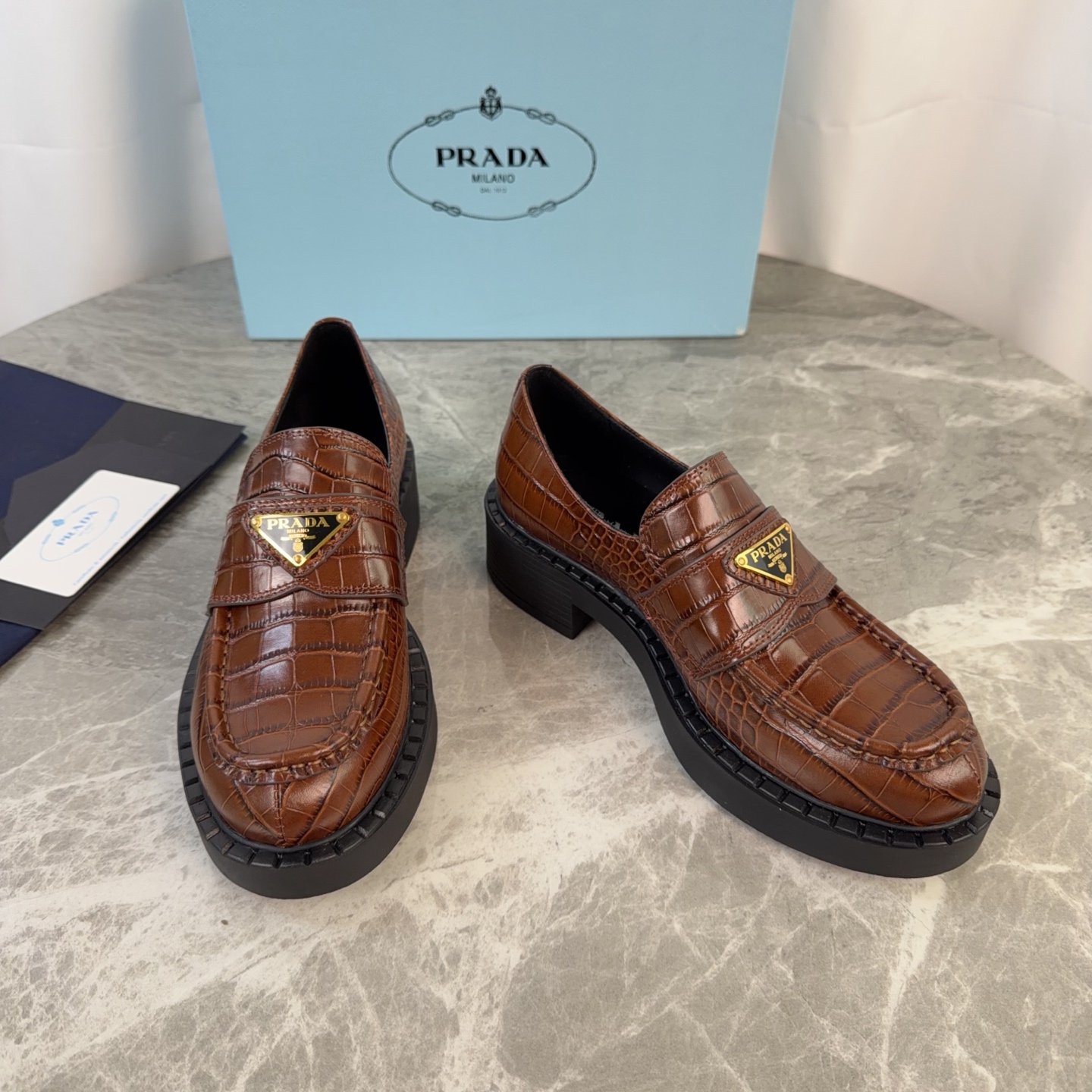 Prada Classic Luxury Leather Shoe Loafer Ref 3