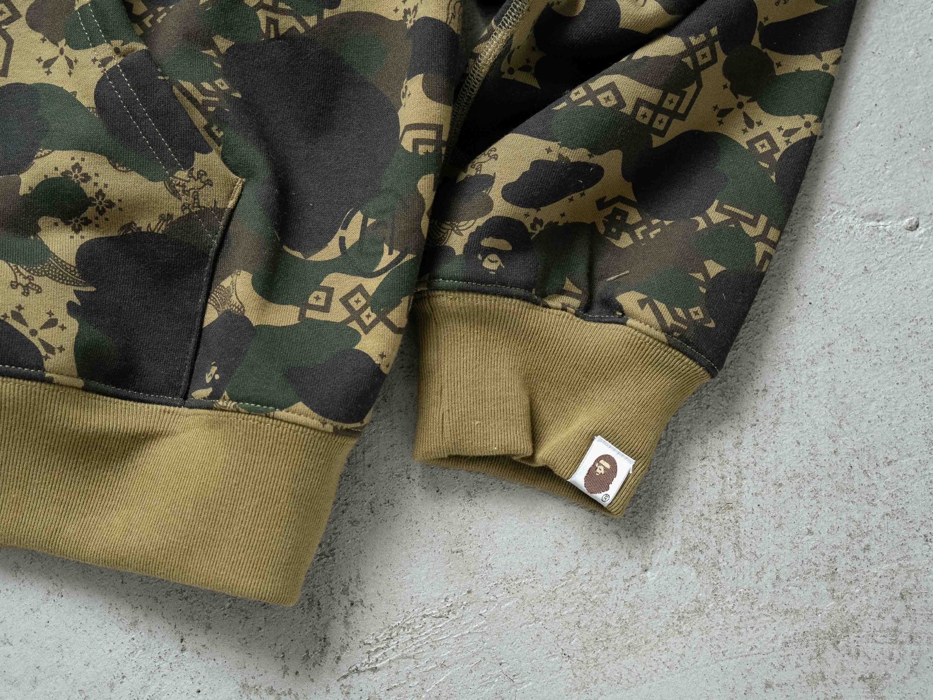 Abbigliamento Bape X CLOT SS25 Logo — photo 7