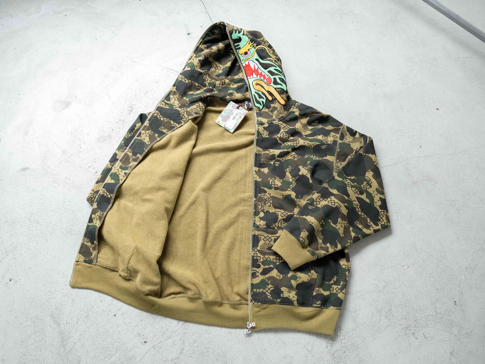 Abbigliamento Bape X CLOT SS25 Logo — photo 2
