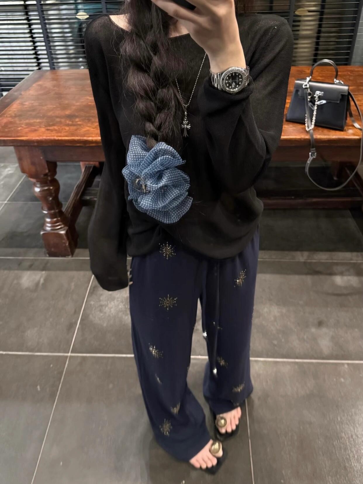 💰115 🪄DIOR烟花防晒长裤
一条烟花裤就够了
性价比炸弹
对比Stella McCartney几万水钻裤
完美穿出高级平替惊喜。
尺码:SM
S M
裤长 101 102
腰围 64~ 92