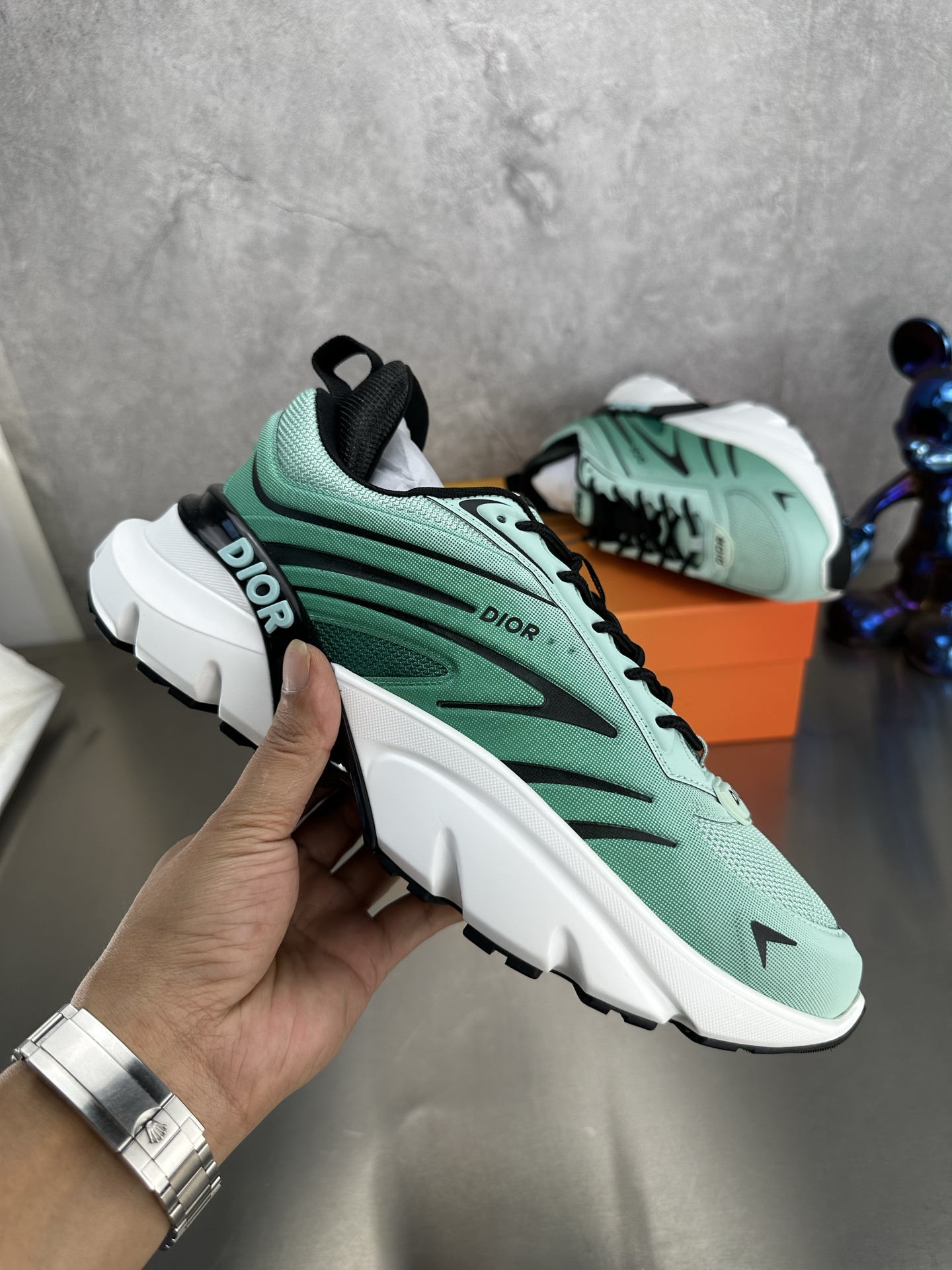 Dior B44 Blade Sneakers - Unisex, Sporty, and Retro-Futuristic Design 3 i1745220044821 1527 0 1