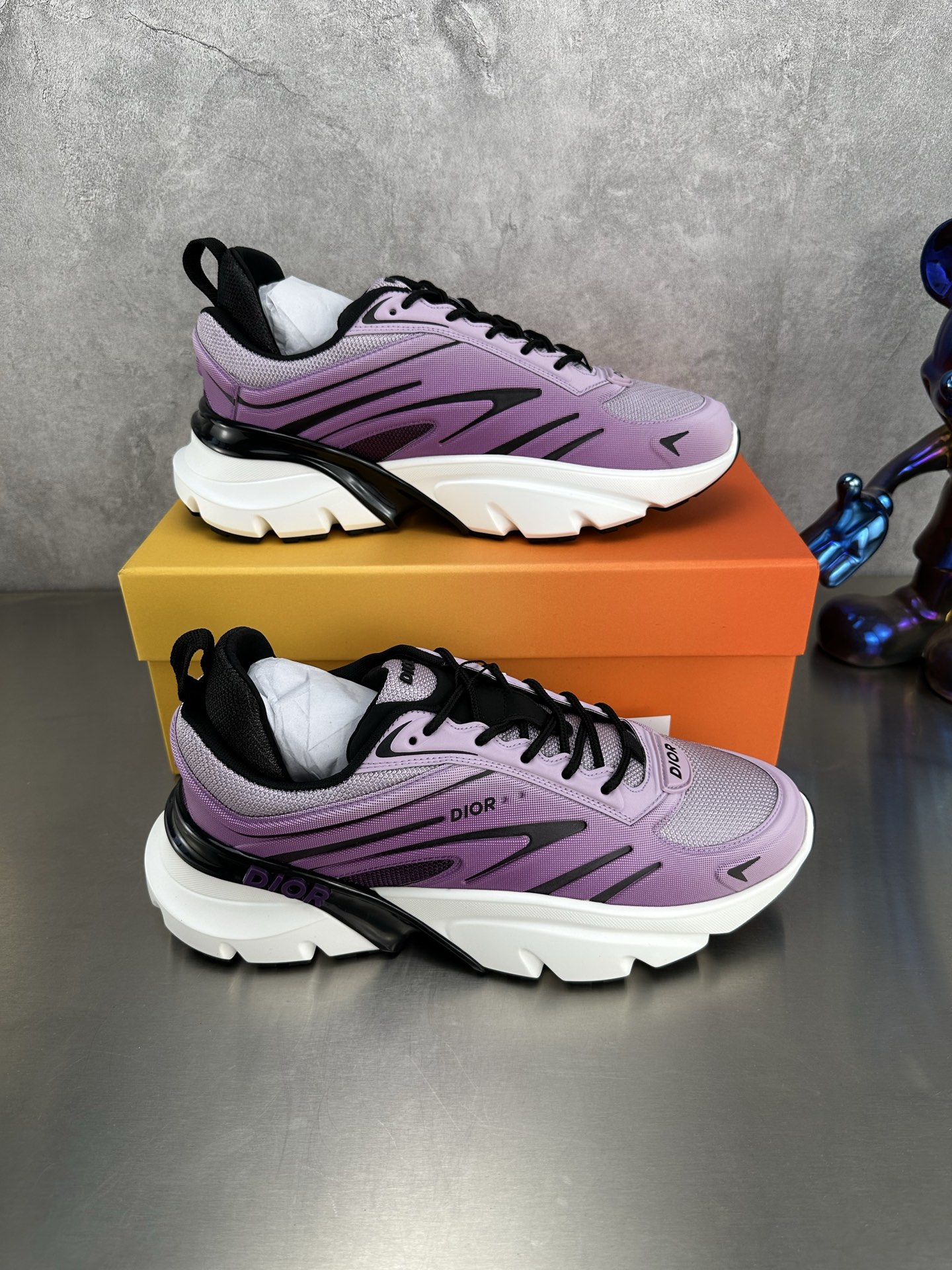 Dior B44 Blade Sneakers: Couple Style, Retro-Futuristic Design, Comfortable Fit 4 i1745220076358 3681 0 2