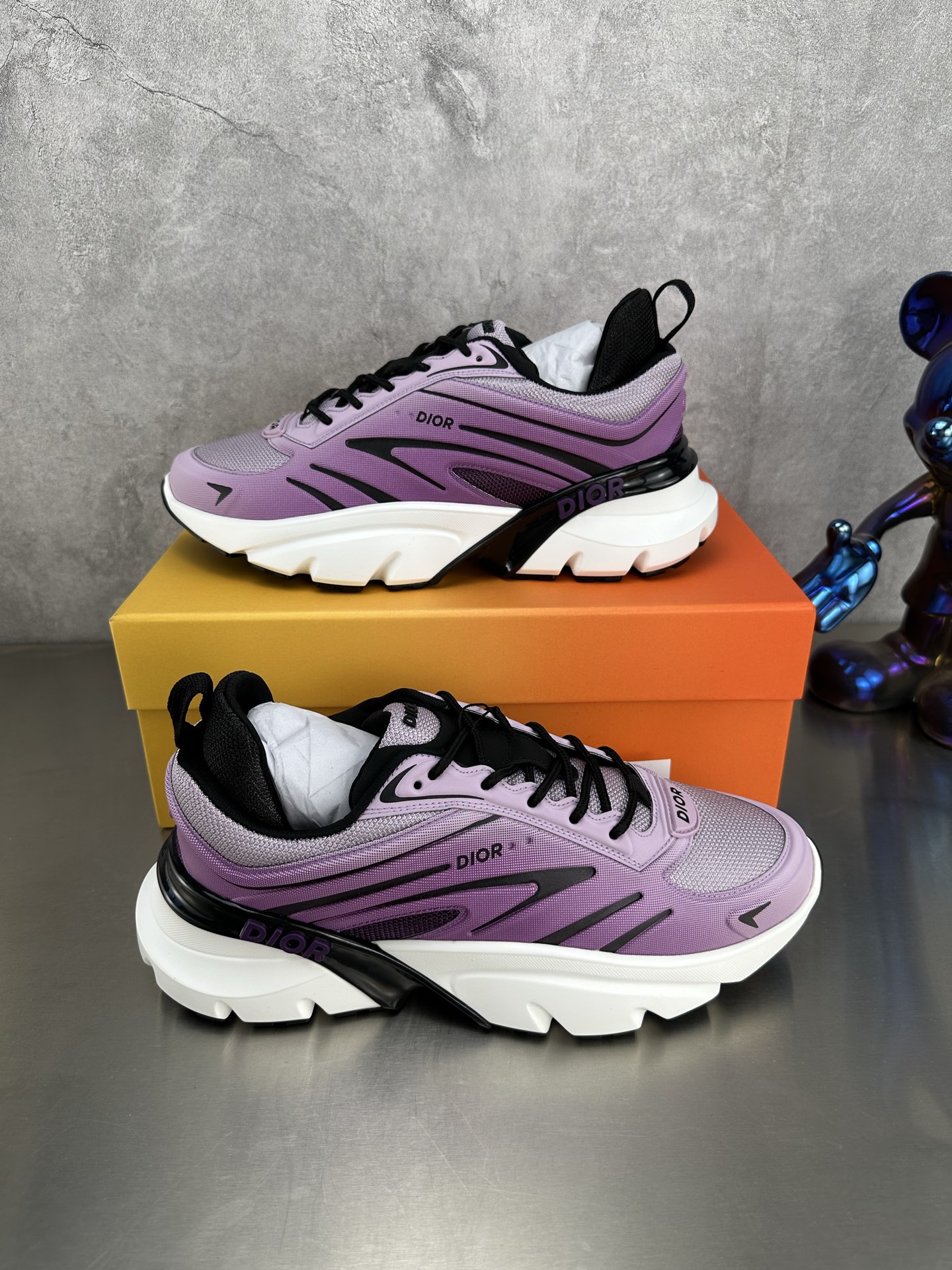 Dior B44 Blade Sneakers: Couple Style, Retro-Futuristic Design, Comfortable Fit 5 i1745220076373 6861 0 3