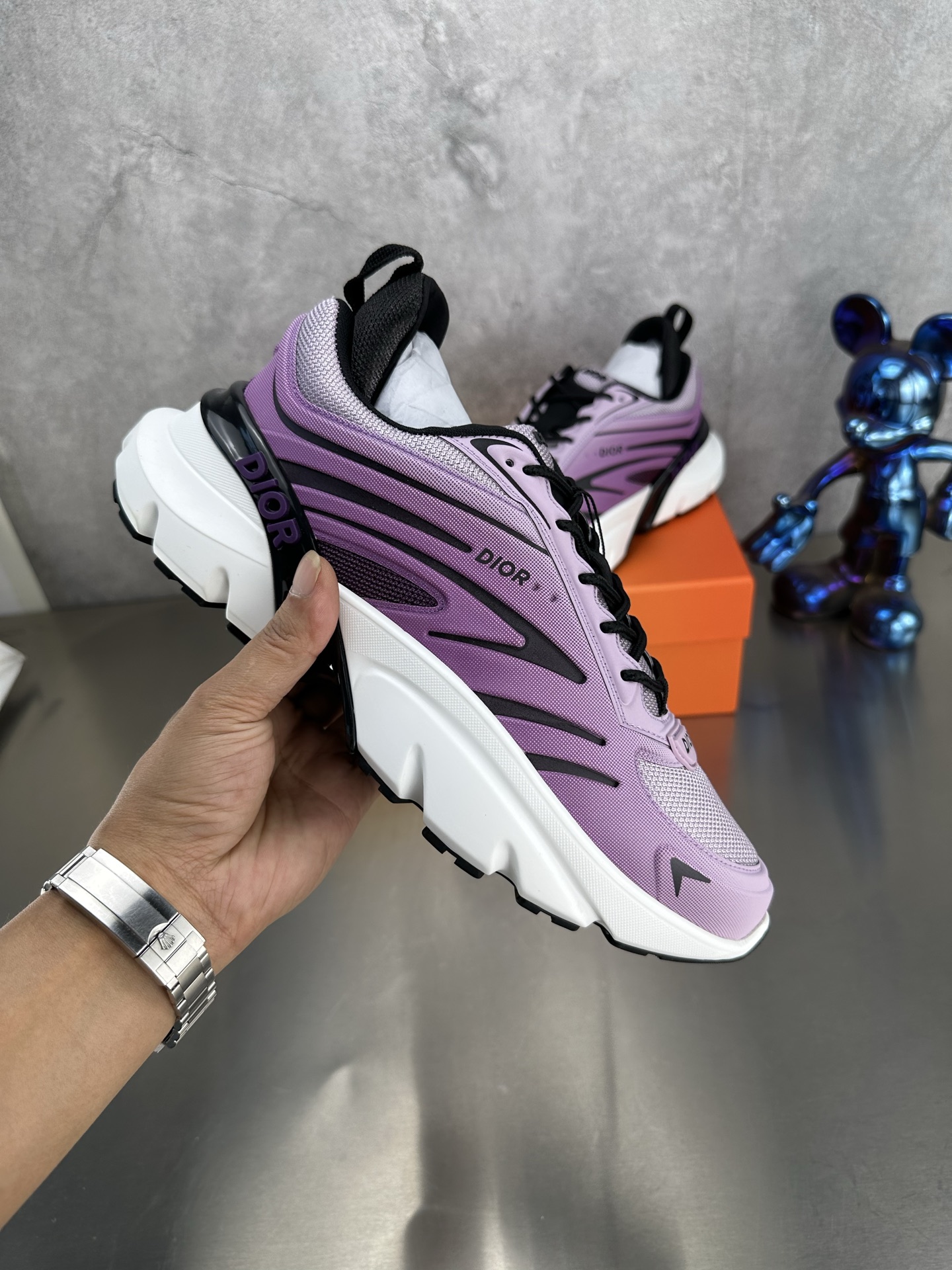 Dior B44 Blade Sneakers: Couple Style, Retro-Futuristic Design, Comfortable Fit 3 i1745220076403 452 0 1