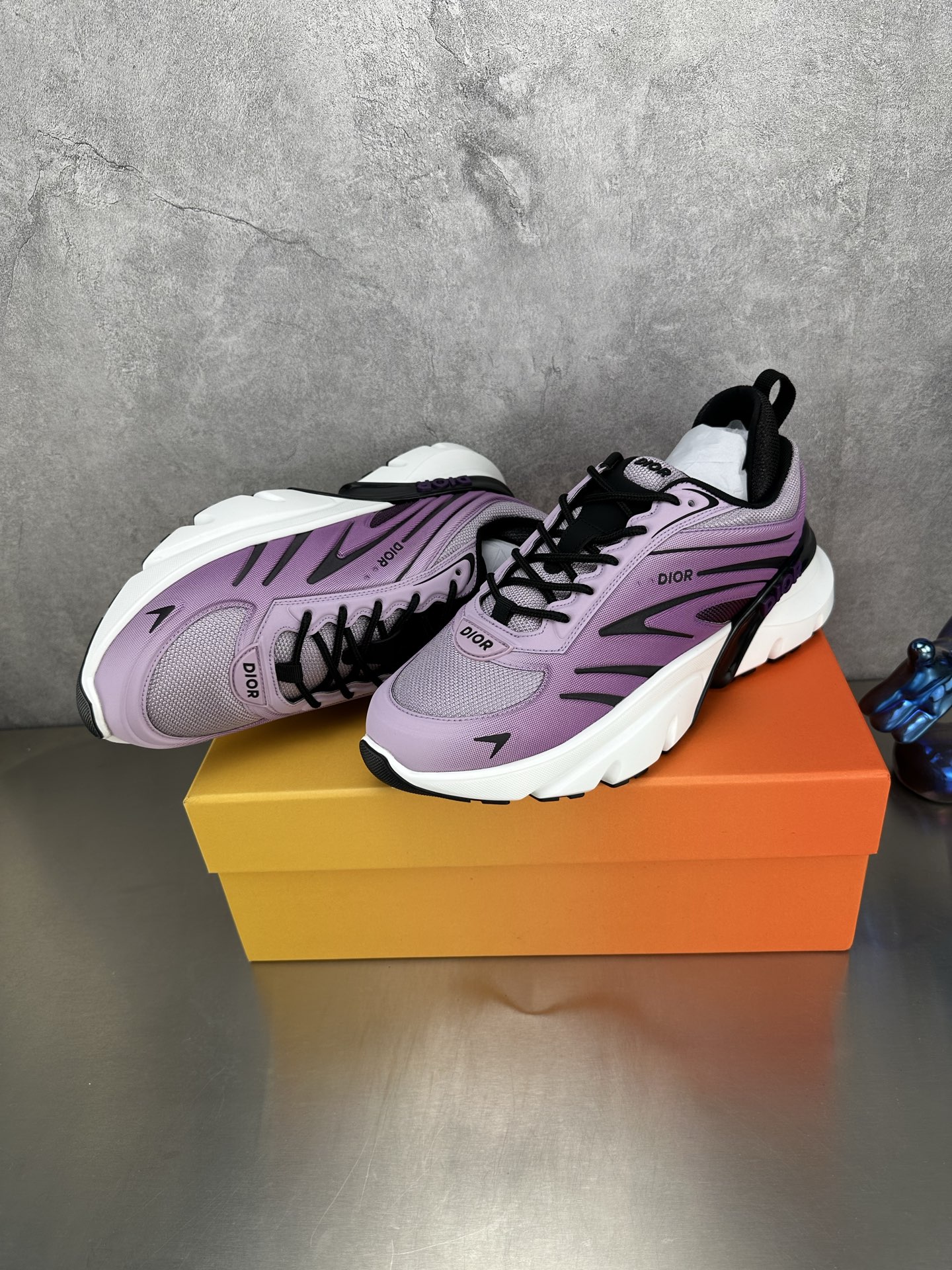 Dior B44 Blade Sneakers: Couple Style, Retro-Futuristic Design, Comfortable Fit 8 i1745220076436 5517 0 6