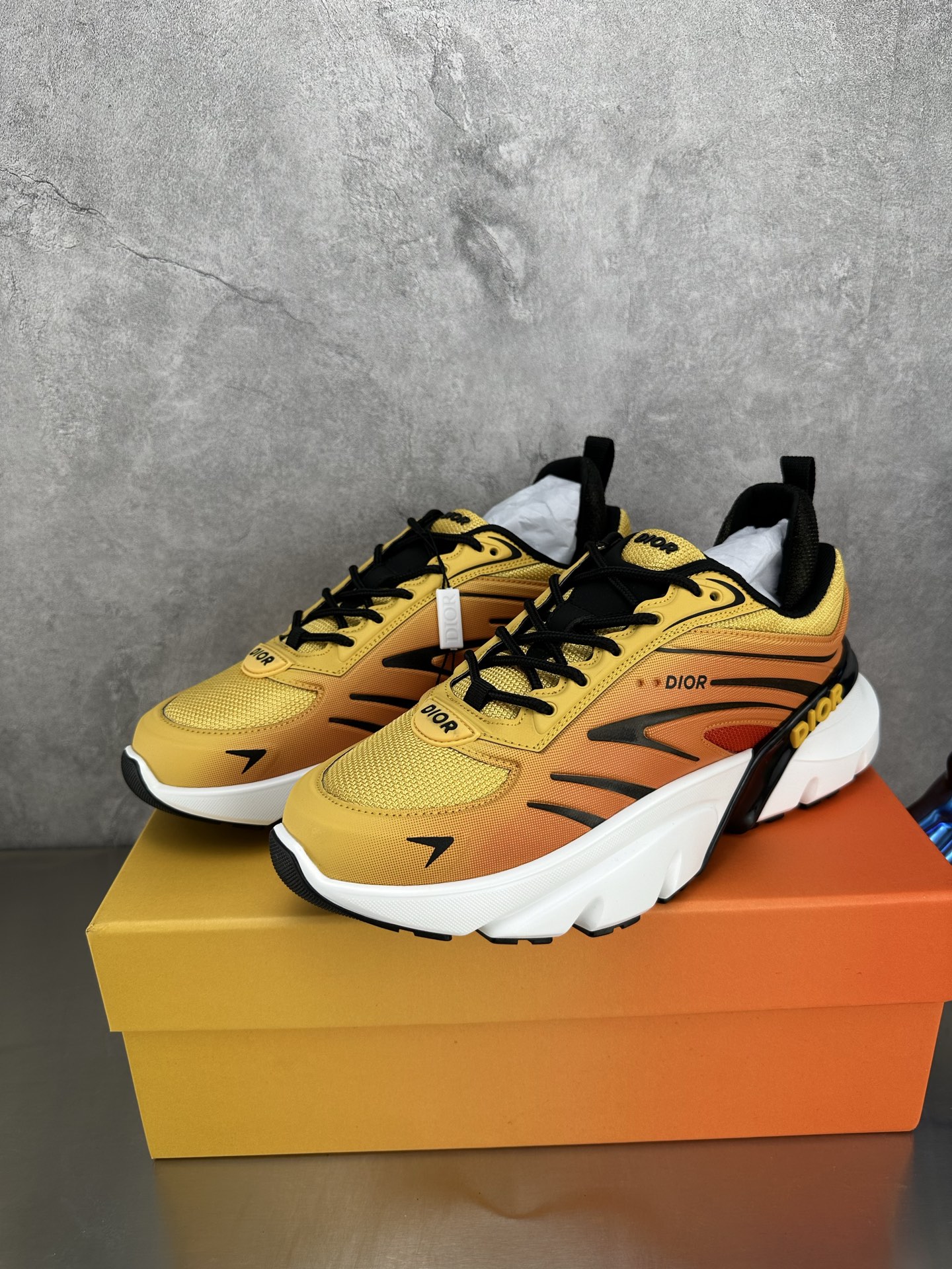 Dior B44 Blade Sneakers: 2000s-Inspired, Sporty, and Retro-Futuristic Design 7 i1745220105306 15 0 5