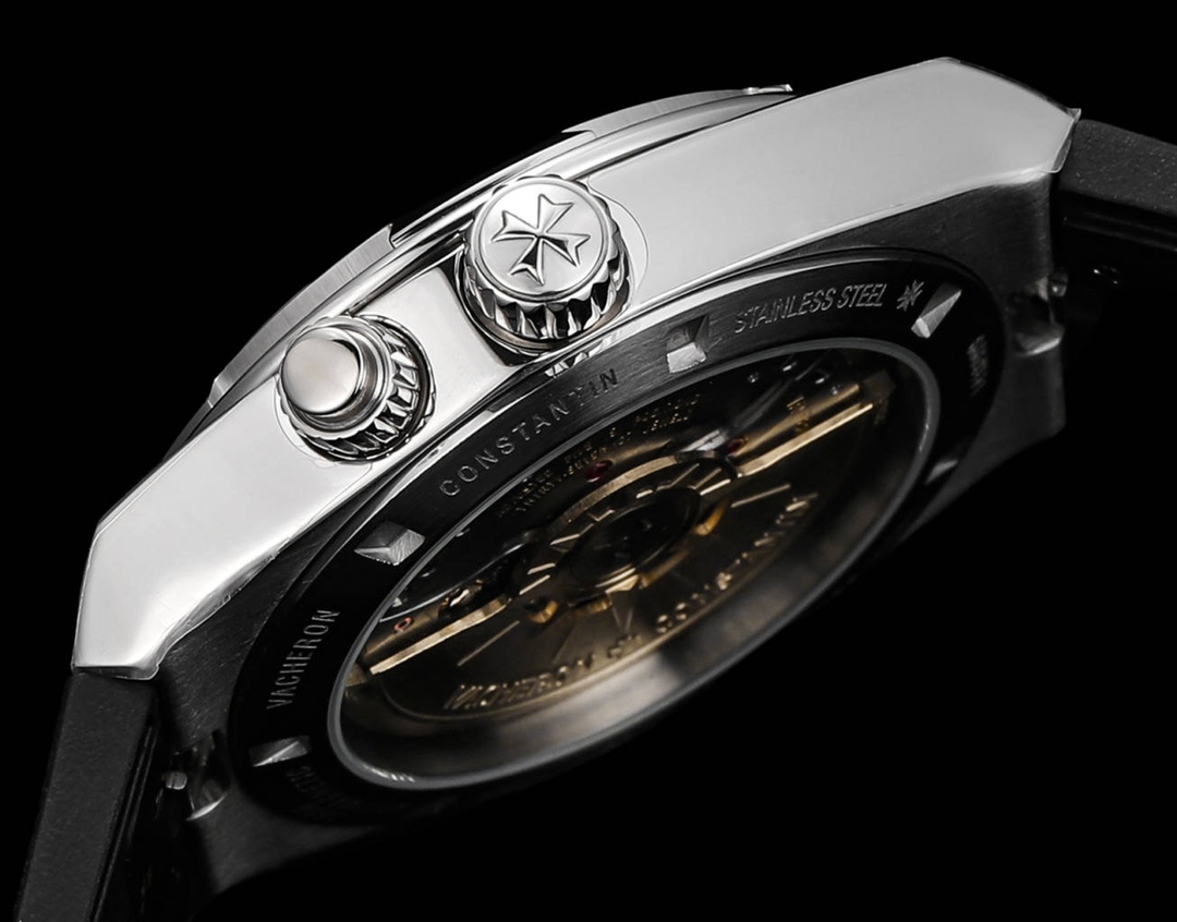 江家&mdash;&ldquo;继续&rdquo;纵横四海系列7920v/210A-B334等7900v家族款
功能：日期、双时区、时间
机芯：复刻自动机械5110DT机芯
材质：采用904L精钢打造再次成为焦点
尺寸：41mm
表带：快拆钢头，更换简单
所谓上得了厅堂，下得了厨房，守得住寂寞，创得了辉煌。多色盘选，并有三种不同风格完美搭配（钢带百搭）（牛皮可正装）（橡胶带运动）