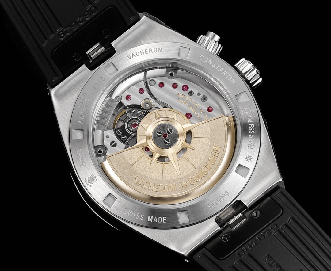 江家&mdash;&ldquo;继续&rdquo;纵横四海系列7920v/210A-B334等7900v家族款
功能：日期、双时区、时间
机芯：复刻自动机械5110DT机芯
材质：采用904L精钢打造再次成为焦点
尺寸：41mm
表带：快拆钢头，更换简单
所谓上得了厅堂，下得了厨房，守得住寂寞，创得了辉煌。多色盘选，并有三种不同风格完美搭配（钢带百搭）（牛皮可正装）（橡胶带运动）