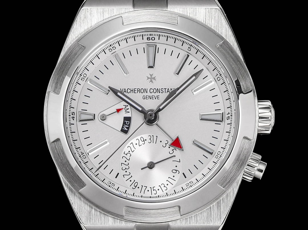 江家&mdash;&ldquo;继续&rdquo;纵横四海系列7920v/210A-B334等7900v家族款
功能：日期、双时区、时间
机芯：复刻自动机械5110DT机芯
材质：采用904L精钢打造再次成为焦点
尺寸：41mm
表带：快拆钢头，更换简单
所谓上得了厅堂，下得了厨房，守得住寂寞，创得了辉煌。多色盘选，并有三种不同风格完美搭配（钢带百搭）（牛皮可正装）（橡胶带运动）