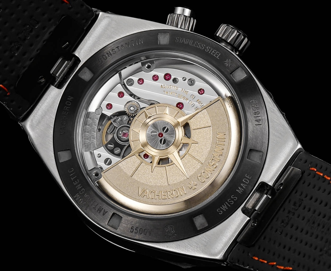 江家&mdash;&ldquo;继续&rdquo;纵横四海系列7920v/210A-B334等7900v家族款
功能：日期、双时区、时间
机芯：复刻自动机械5110DT机芯
材质：采用904L精钢打造再次成为焦点
尺寸：41mm
表带：快拆钢头，更换简单
所谓上得了厅堂，下得了厨房，守得住寂寞，创得了辉煌。多色盘选，并有三种不同风格完美搭配（钢带百搭）（牛皮可正装）（橡胶带运动）