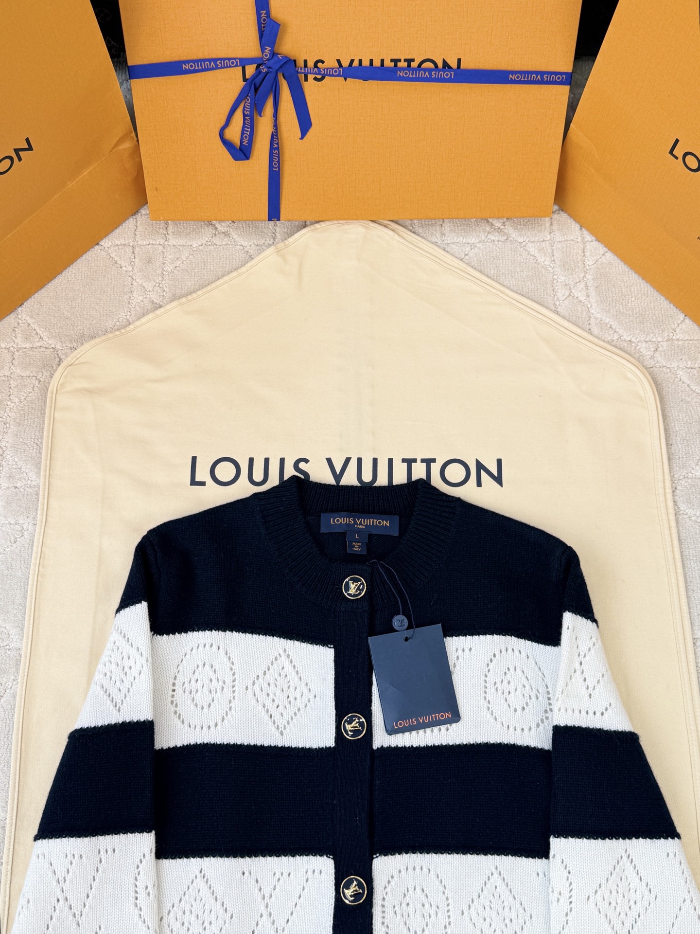 루이비통 여성 가디건 136532 Louis Vuitton Cardigan 썸네일 이미지