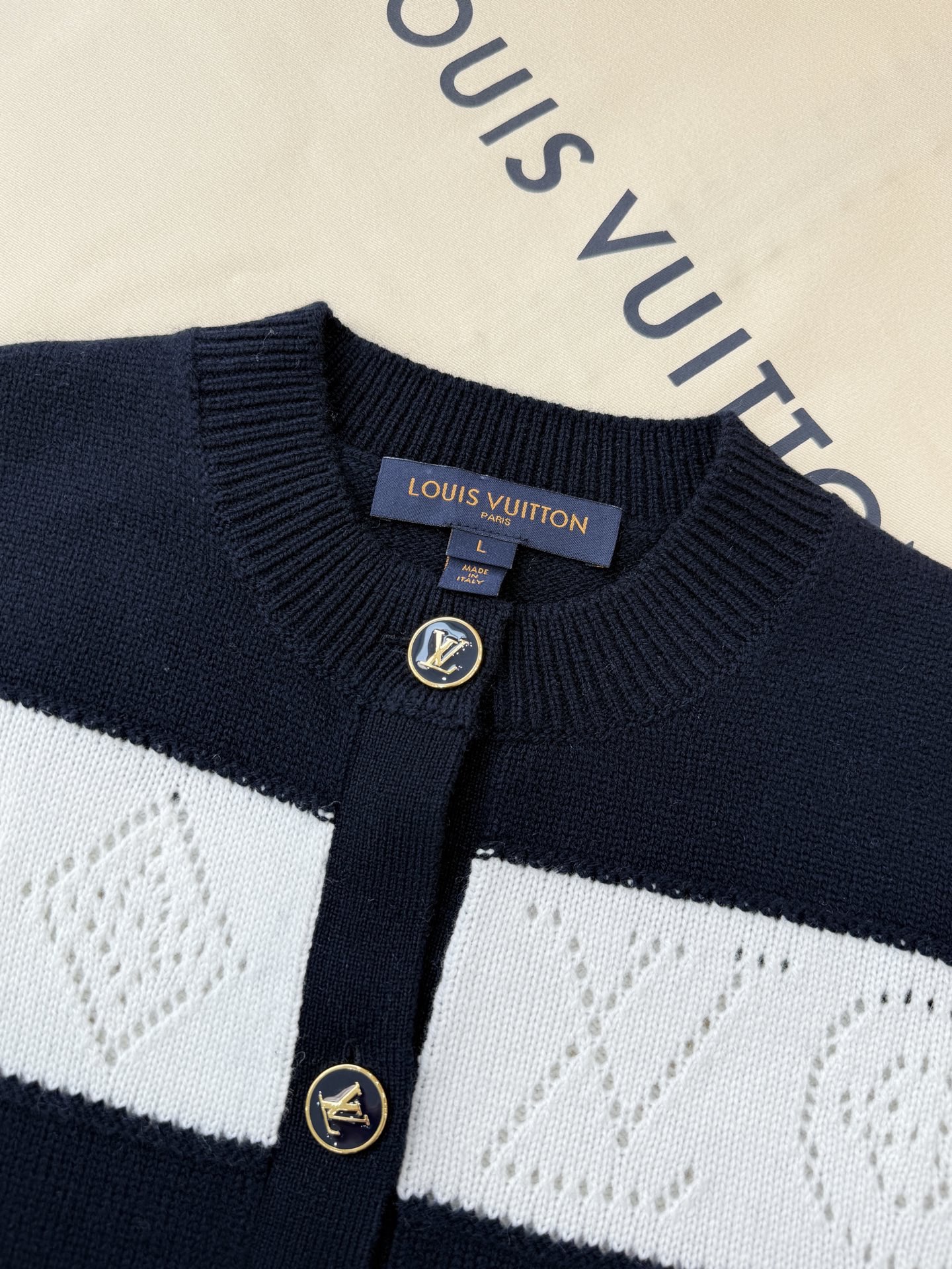 루이비통 여성 가디건 136532 Louis Vuitton Cardigan 썸네일 이미지