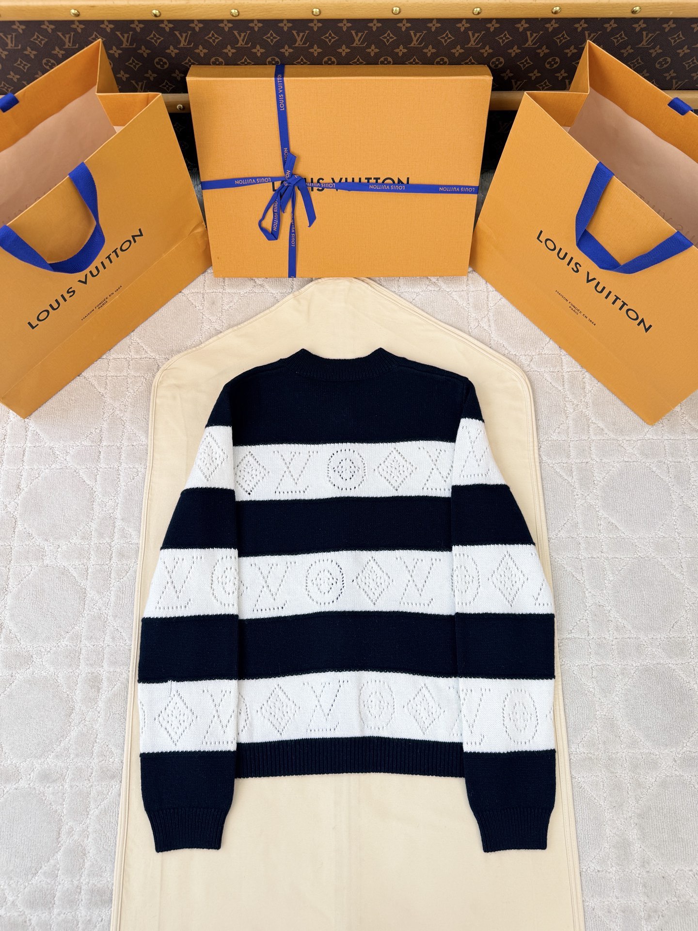 루이비통 여성 가디건 136532 Louis Vuitton Cardigan 썸네일 이미지