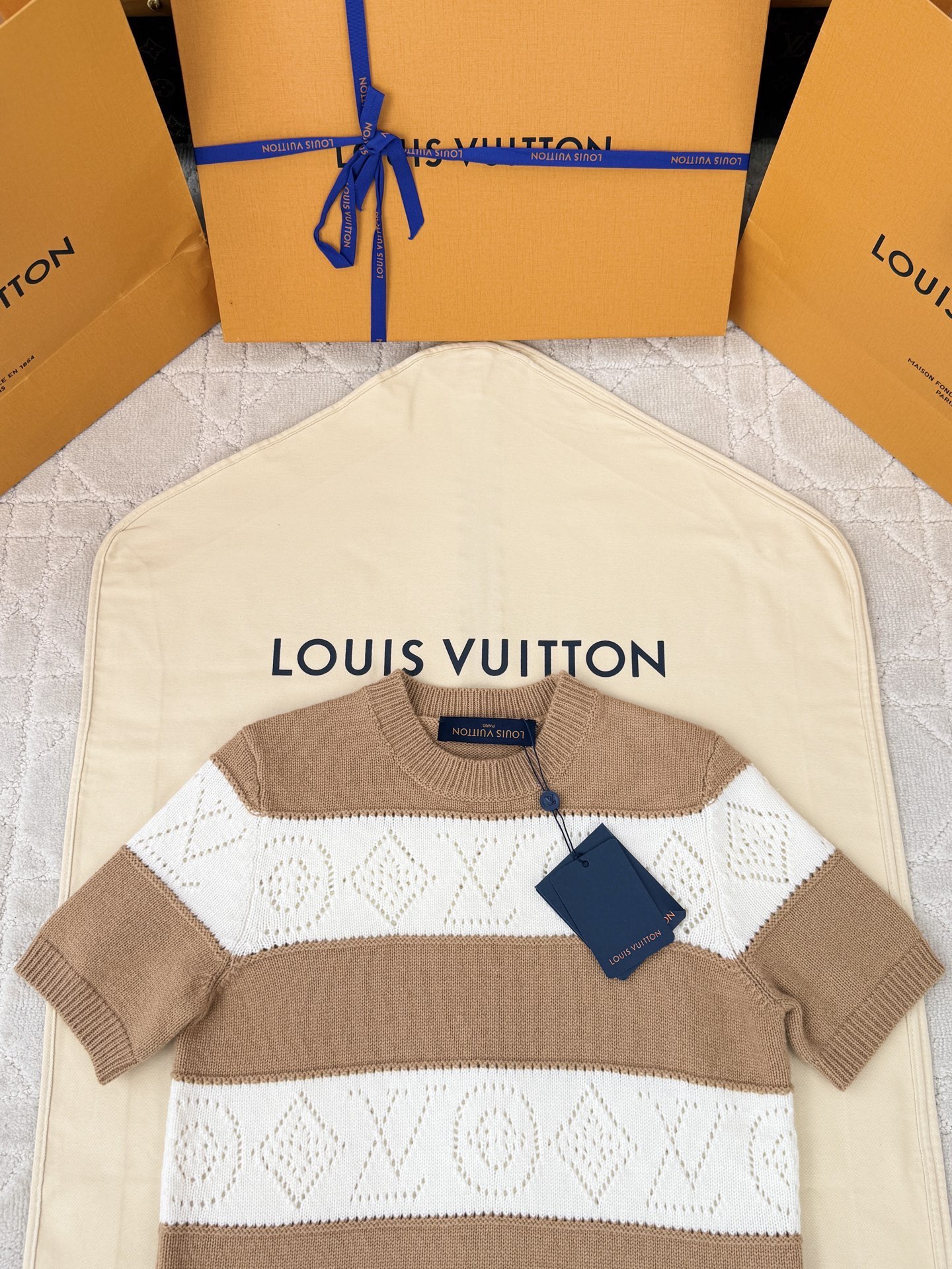 루이비통 여성 반팔 136535 Louis Vuitton T Shirt 썸네일 이미지