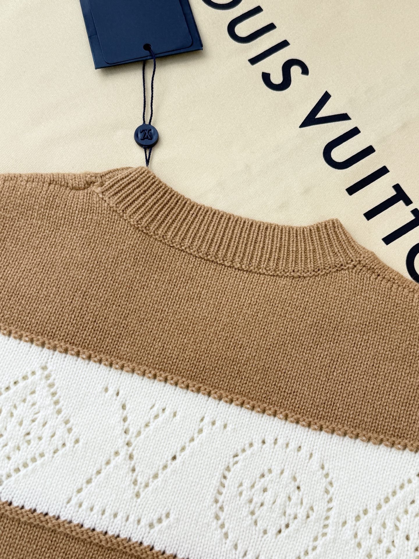루이비통 여성 반팔 136535 Louis Vuitton T Shirt 썸네일 이미지