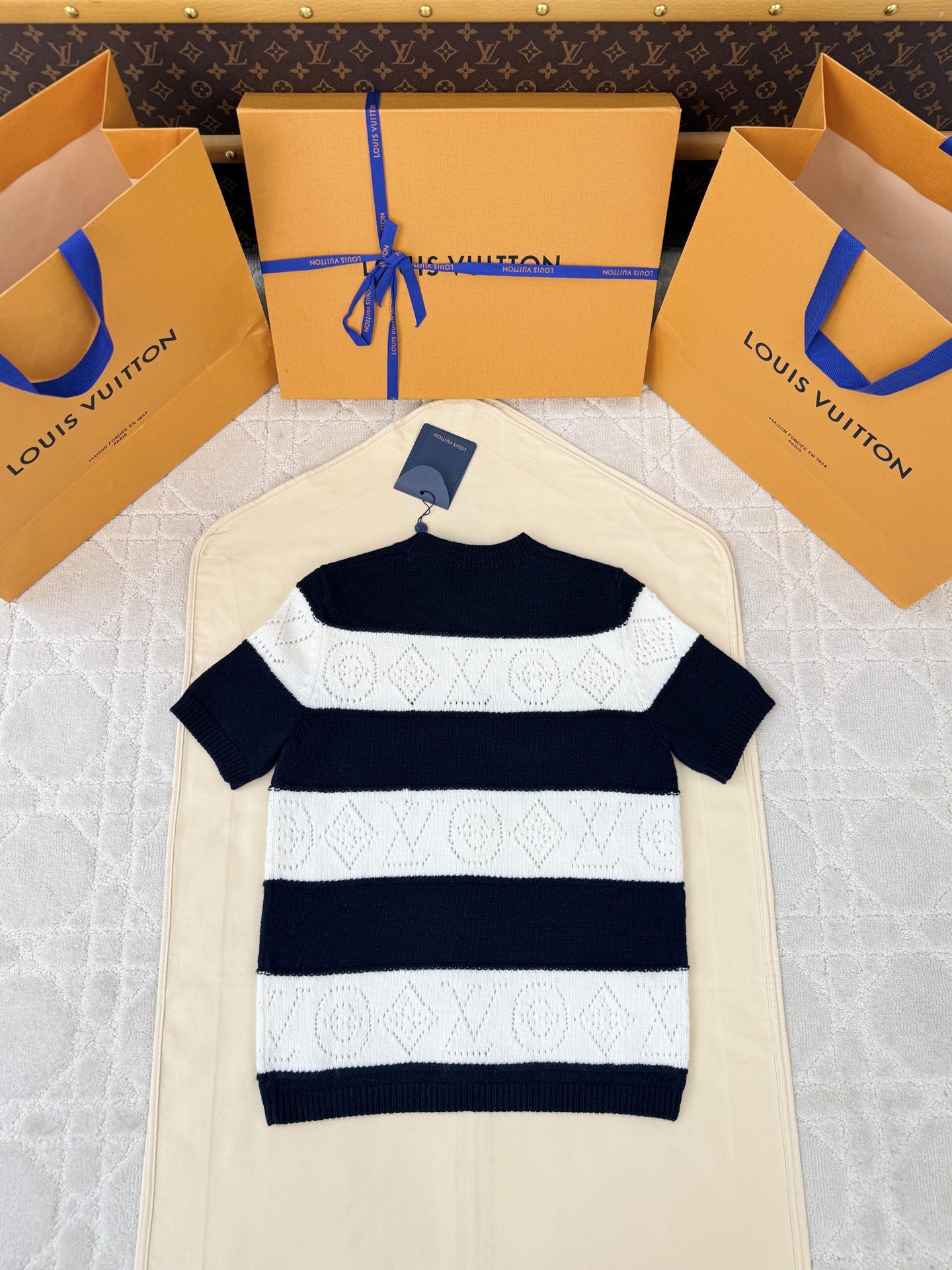 루이비통 여성 반팔 136534 Louis Vuitton T Shirt 썸네일 이미지