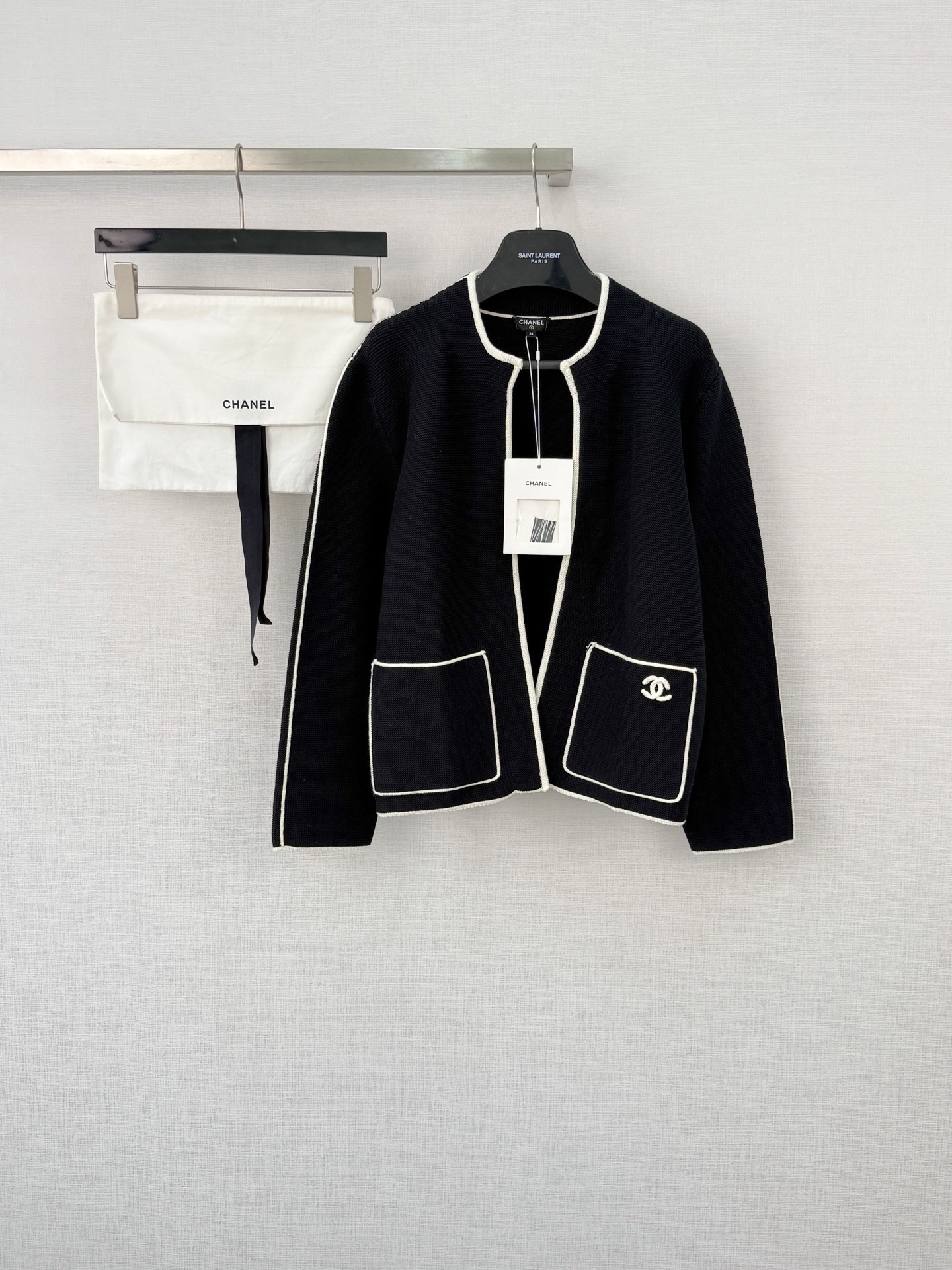 샤넬 여성 가디건 136523 Chanel Cardigan