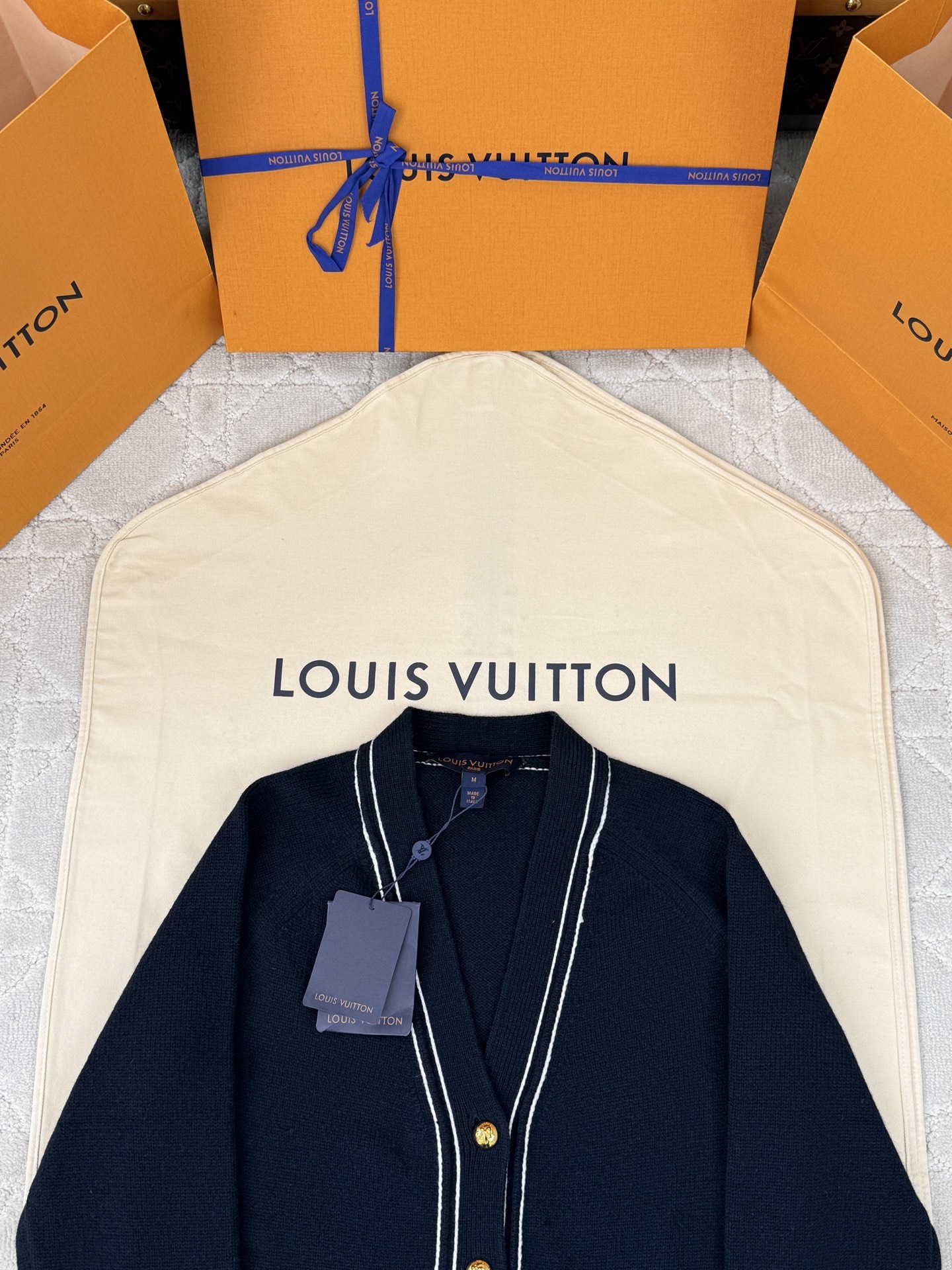 루이비통 여성 가디건 136521 Louis Vuitton Cardigan 썸네일 이미지