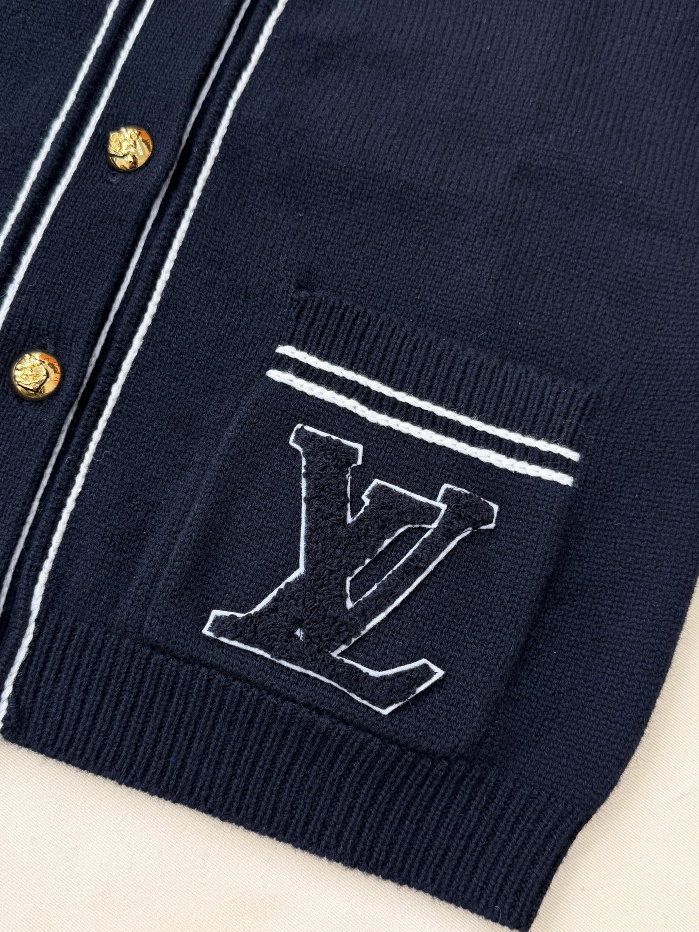 루이비통 여성 가디건 136521 Louis Vuitton Cardigan 썸네일 이미지